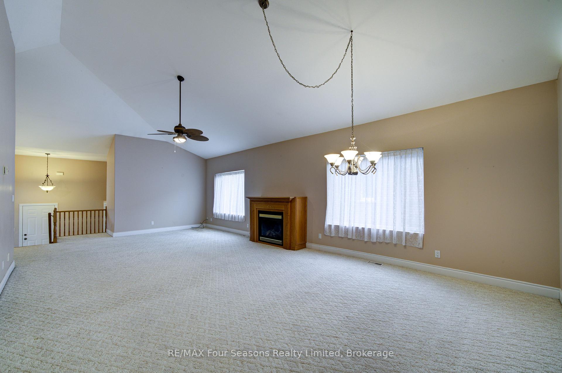 Photo 14 of 205 Bryan Drive, Collingwood — HOMEH