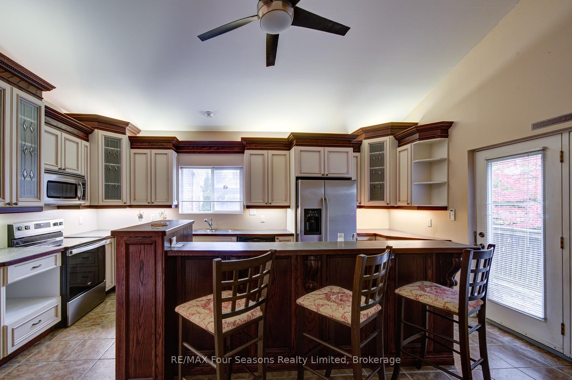 Photo 17 of 205 Bryan Drive, Collingwood — HOMEH