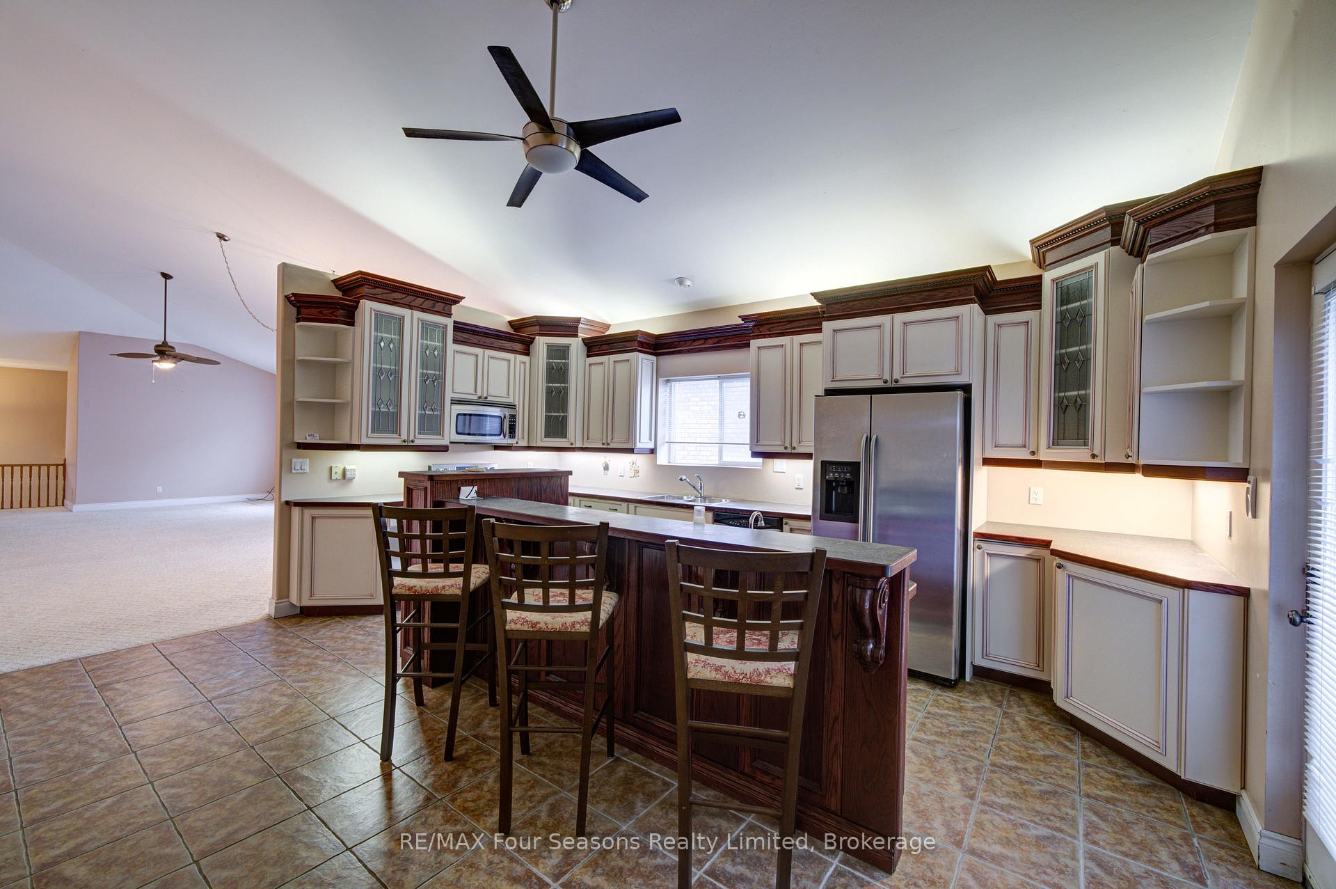 Photo 18 of 205 Bryan Drive, Collingwood — HOMEH