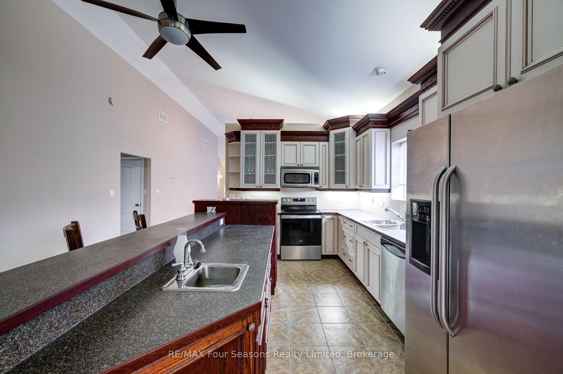 Photo 19 of 205 Bryan Drive, Collingwood — HOMEH