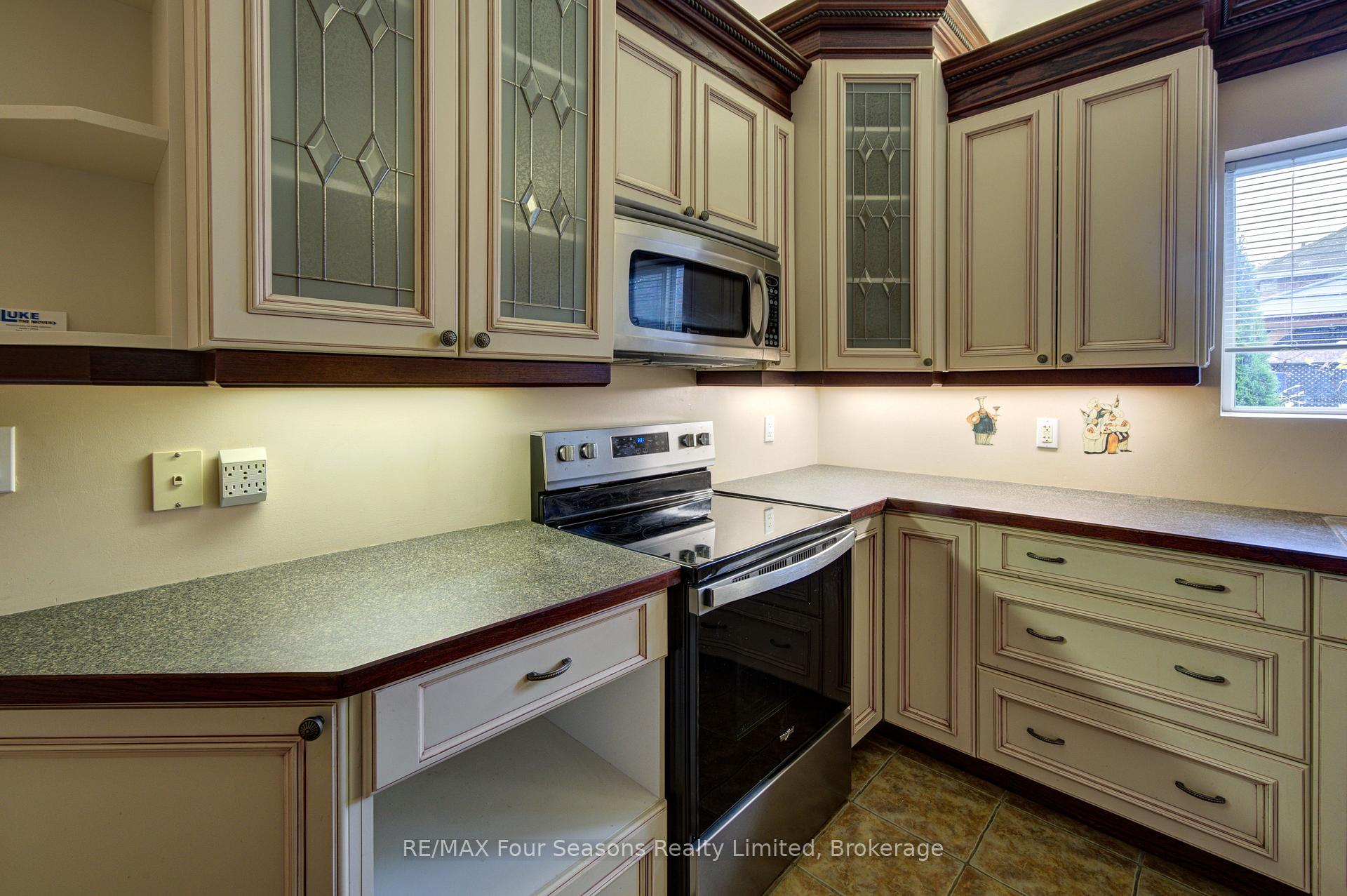 Photo 21 of 205 Bryan Drive, Collingwood — HOMEH
