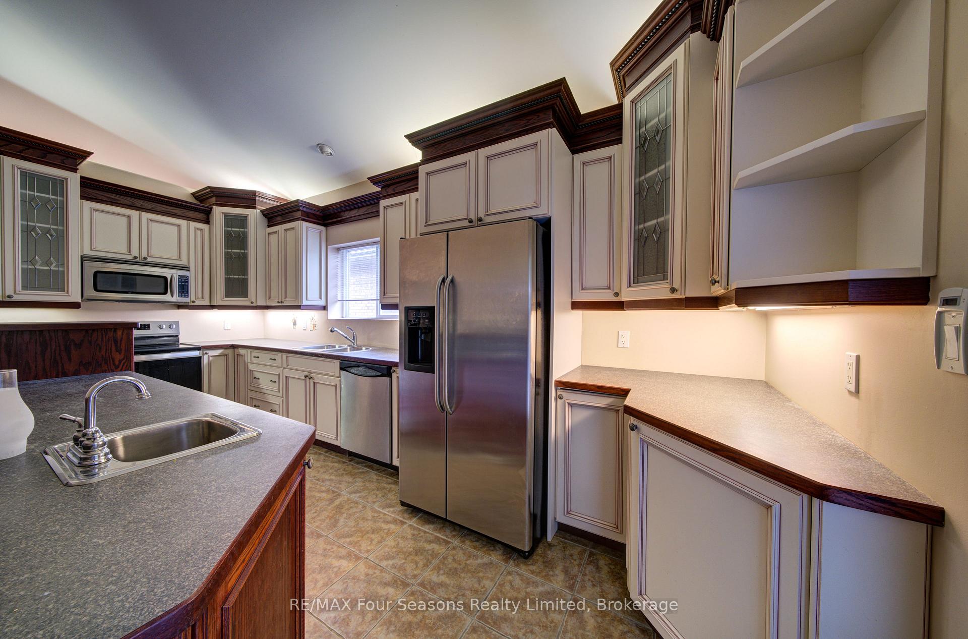 Photo 27 of 205 Bryan Drive, Collingwood — HOMEH