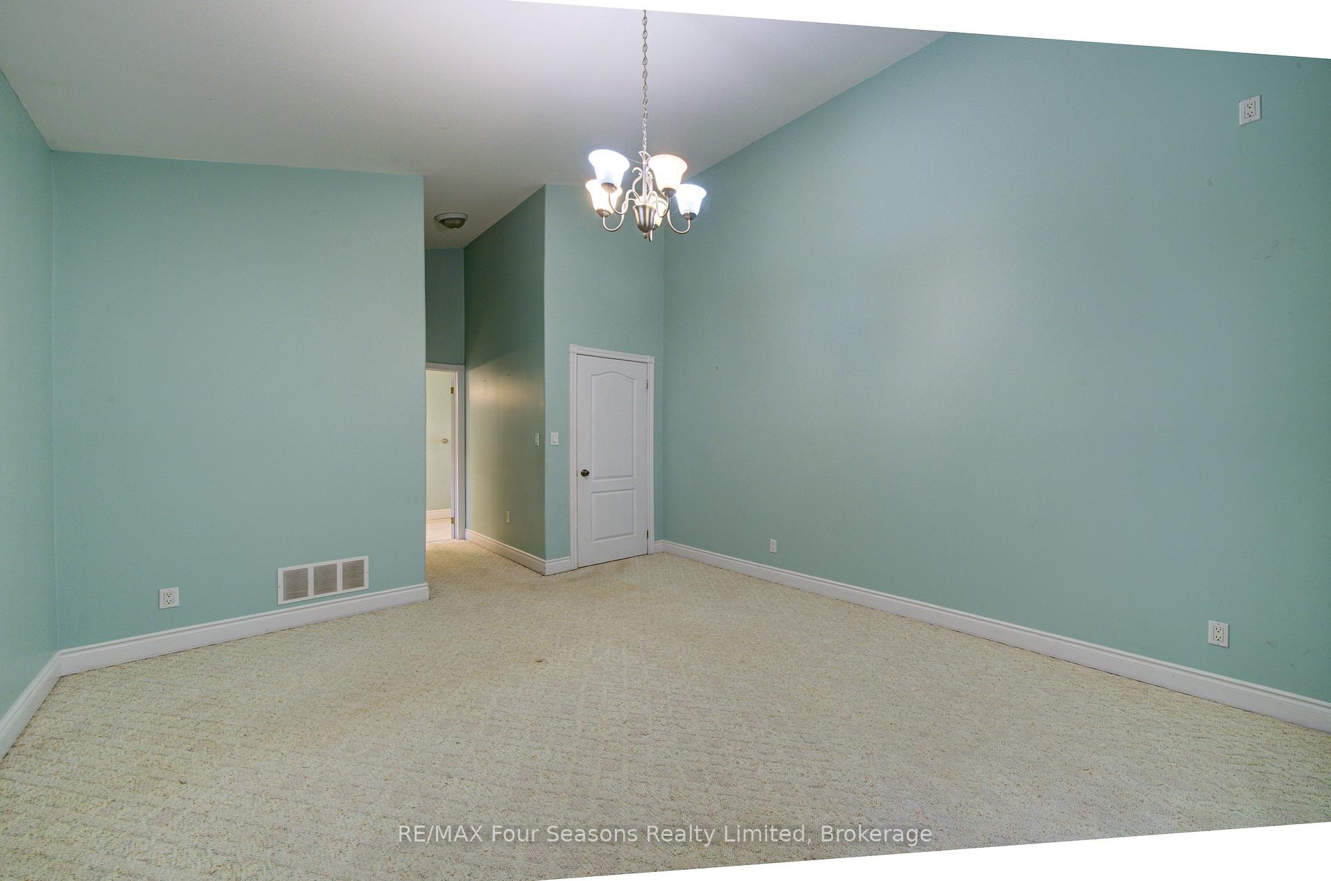 Photo 30 of 205 Bryan Drive, Collingwood — HOMEH