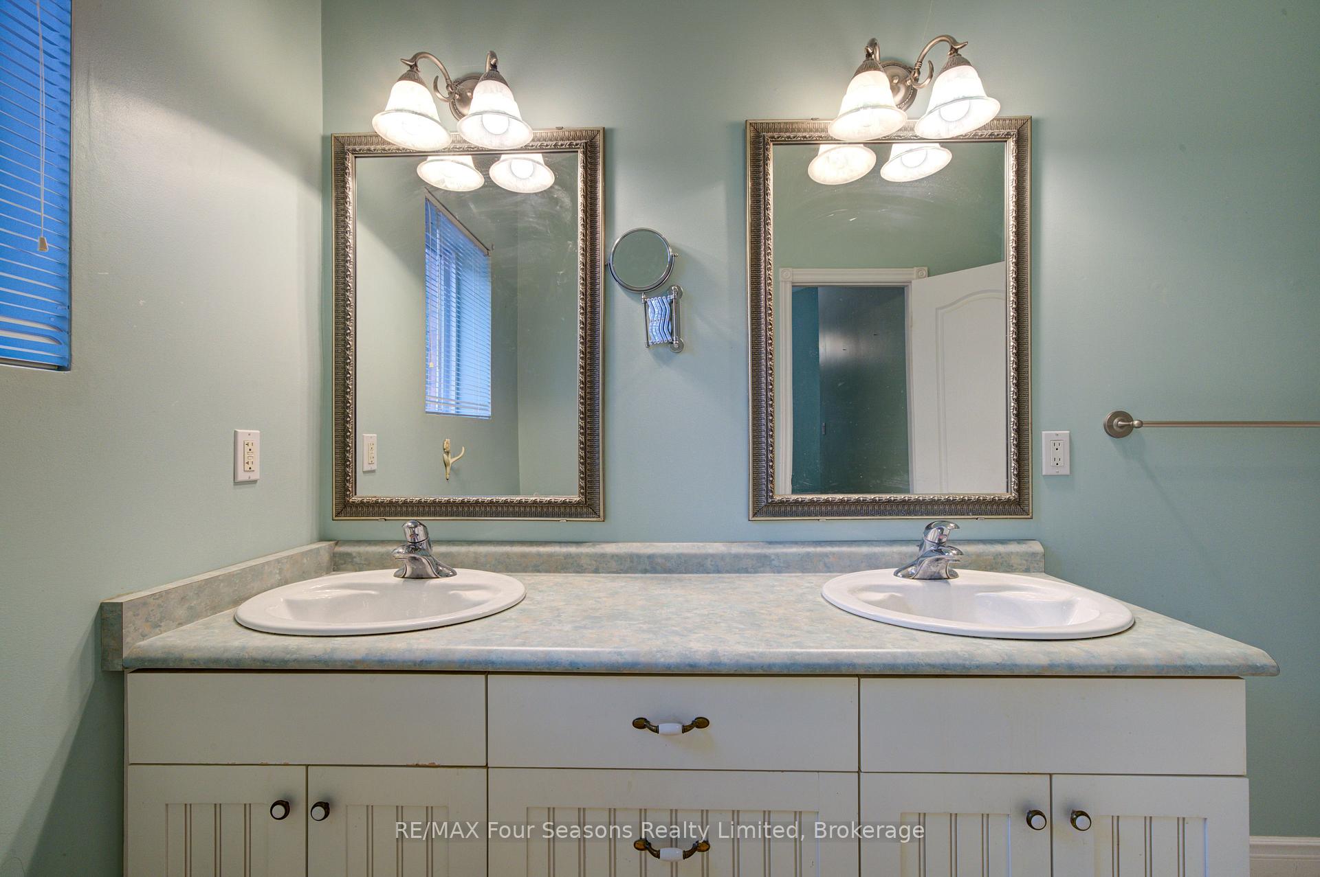 Photo 32 of 205 Bryan Drive, Collingwood — HOMEH