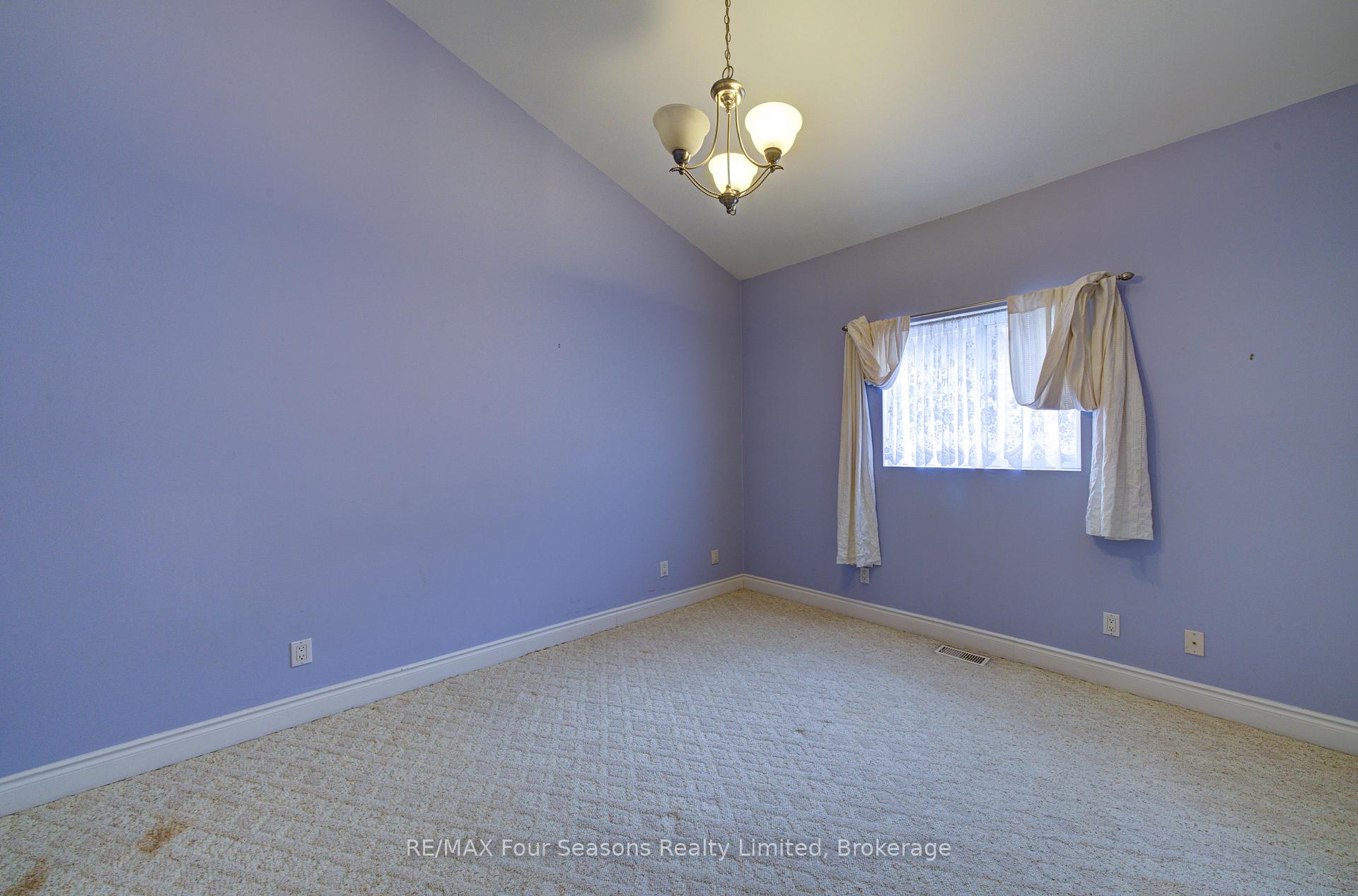 Photo 36 of 205 Bryan Drive, Collingwood — HOMEH