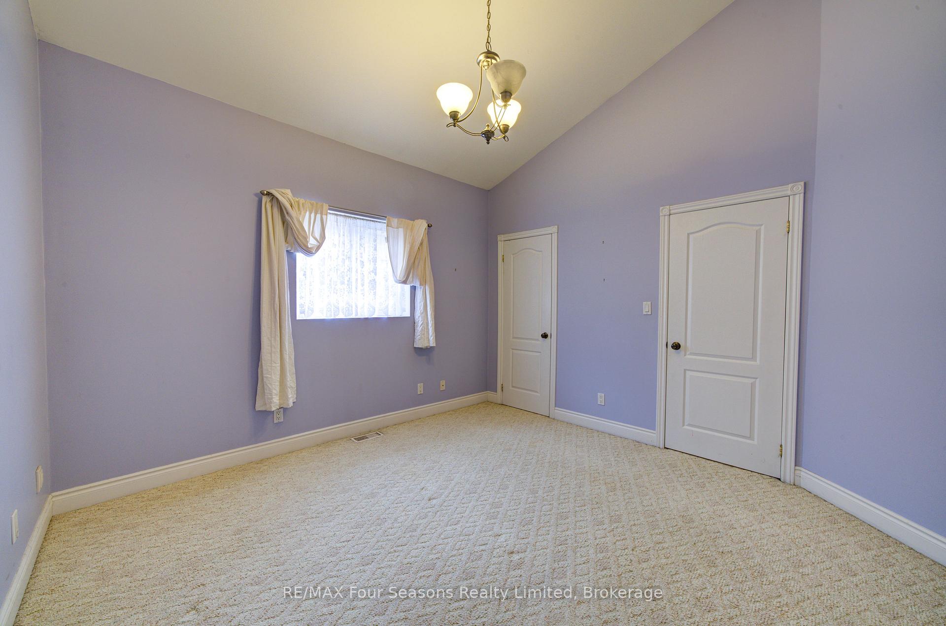 Photo 37 of 205 Bryan Drive, Collingwood — HOMEH