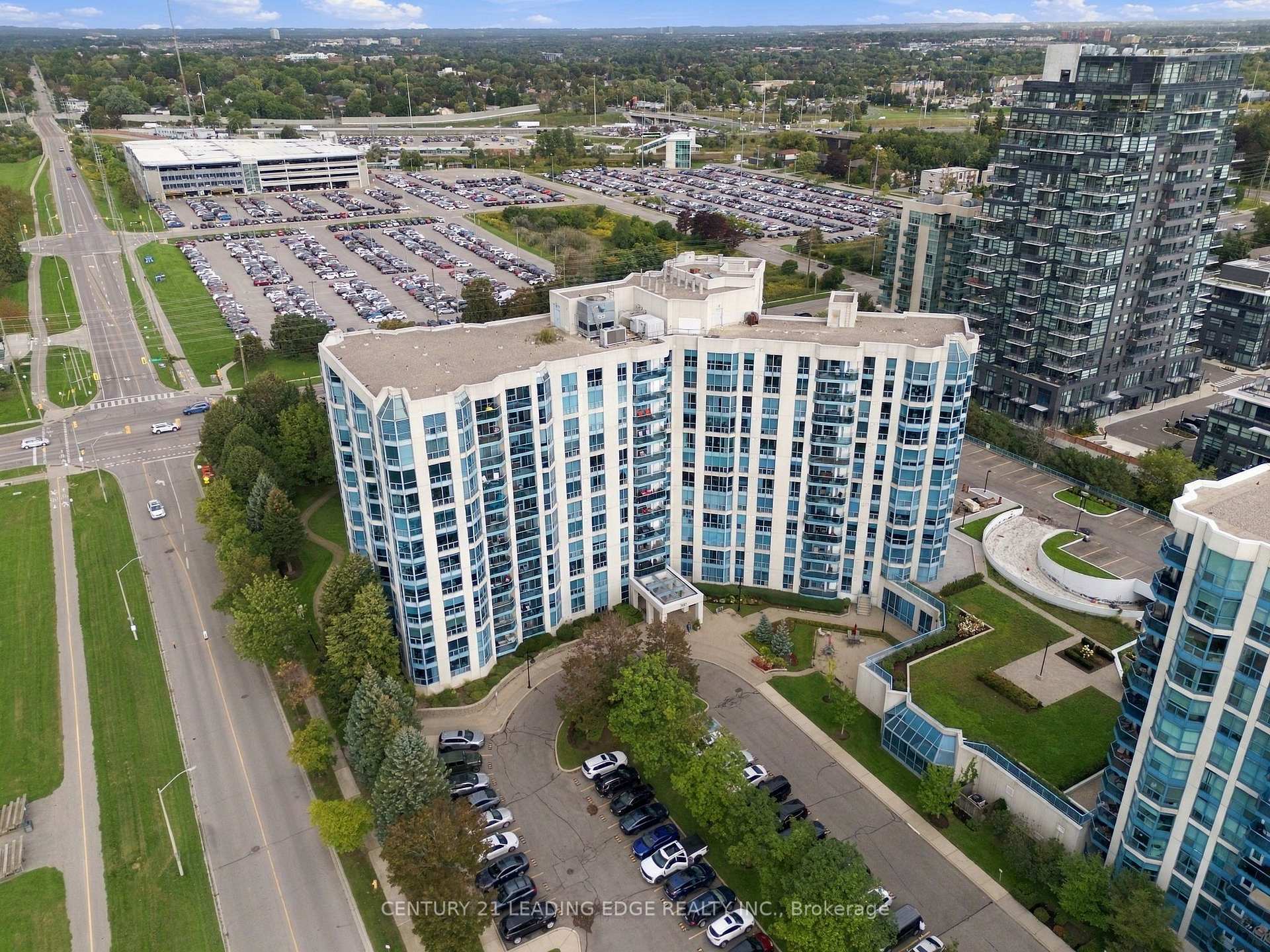 Photo 2 of Unit 611, 360 Watson Street W, Whitby, Port Whitby — HOMEH