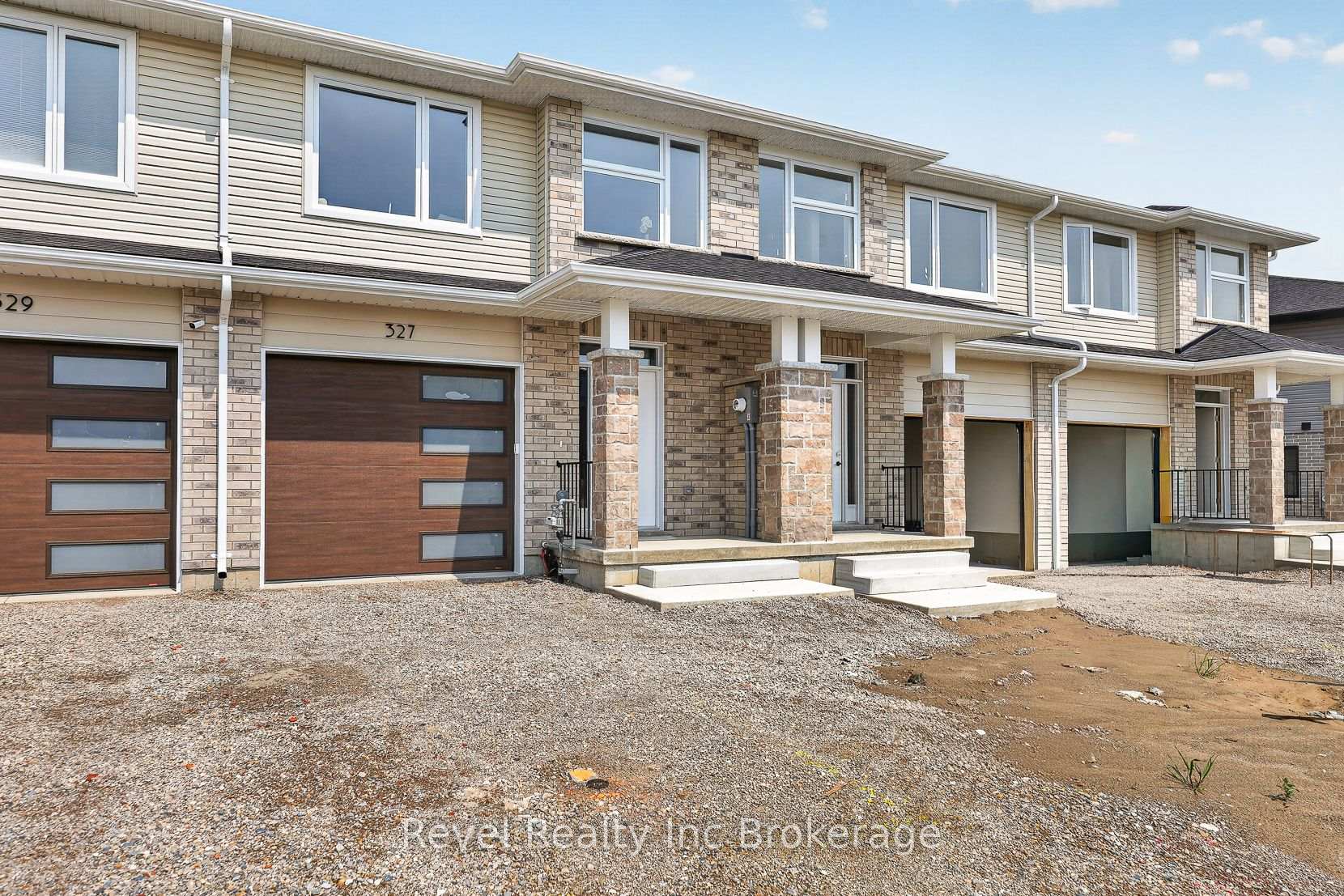Photo 1 of 325 Kading Crescent, Woodstock, Woodstock - South — HOMEH