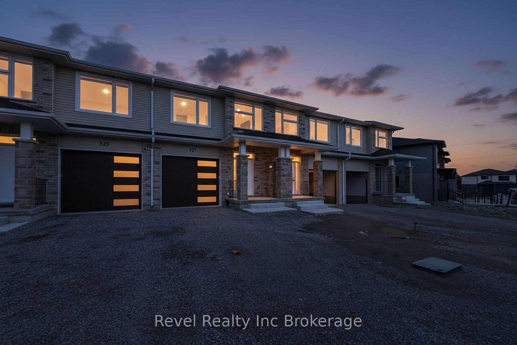 Photo 3 of 325 Kading Crescent, Woodstock, Woodstock - South — HOMEH