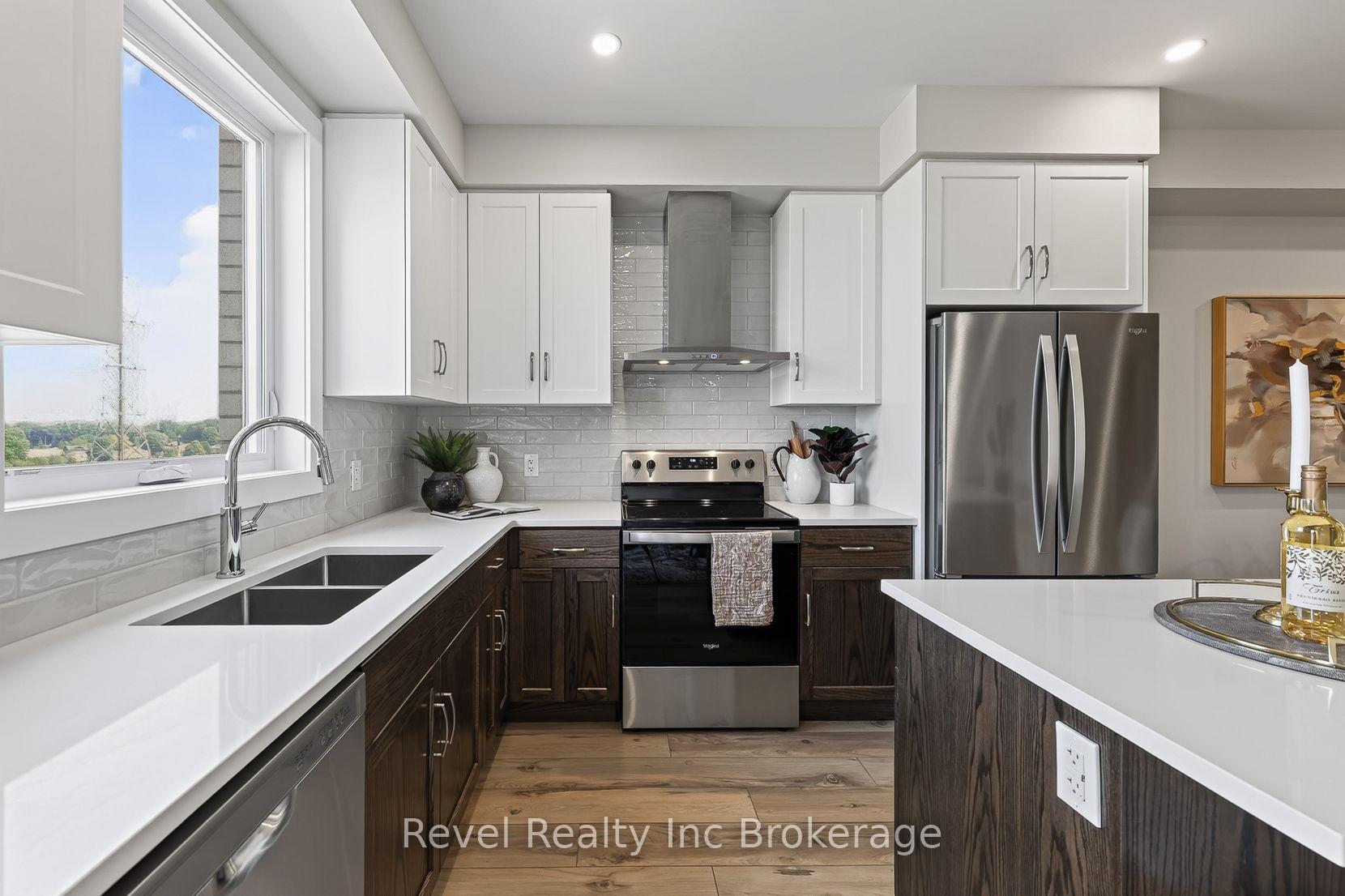 Photo 13 of 325 Kading Crescent, Woodstock, Woodstock - South — HOMEH