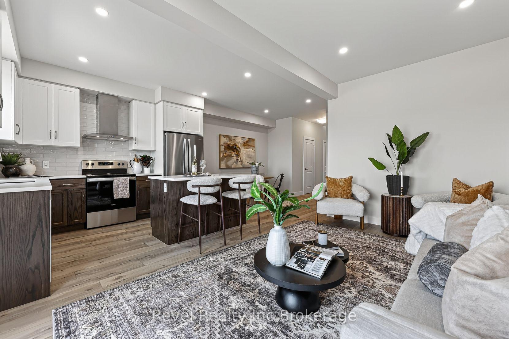 Photo 15 of 325 Kading Crescent, Woodstock, Woodstock - South — HOMEH