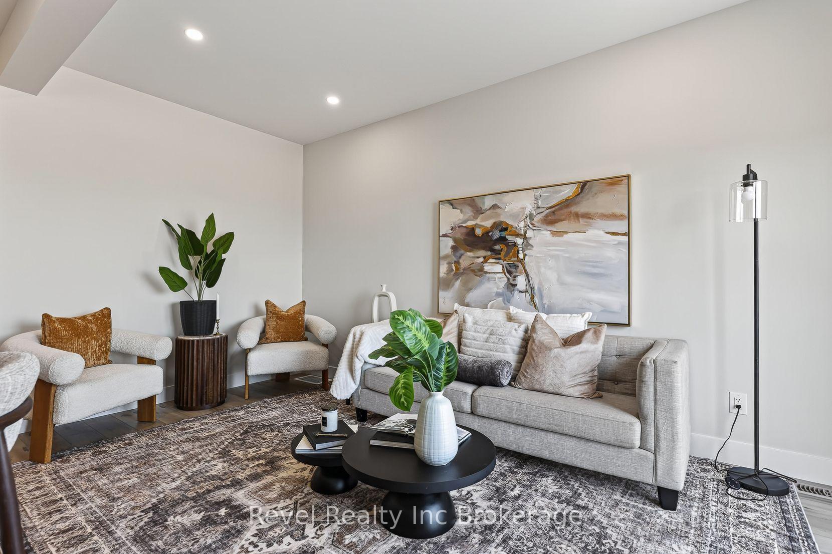 Photo 16 of 325 Kading Crescent, Woodstock, Woodstock - South — HOMEH