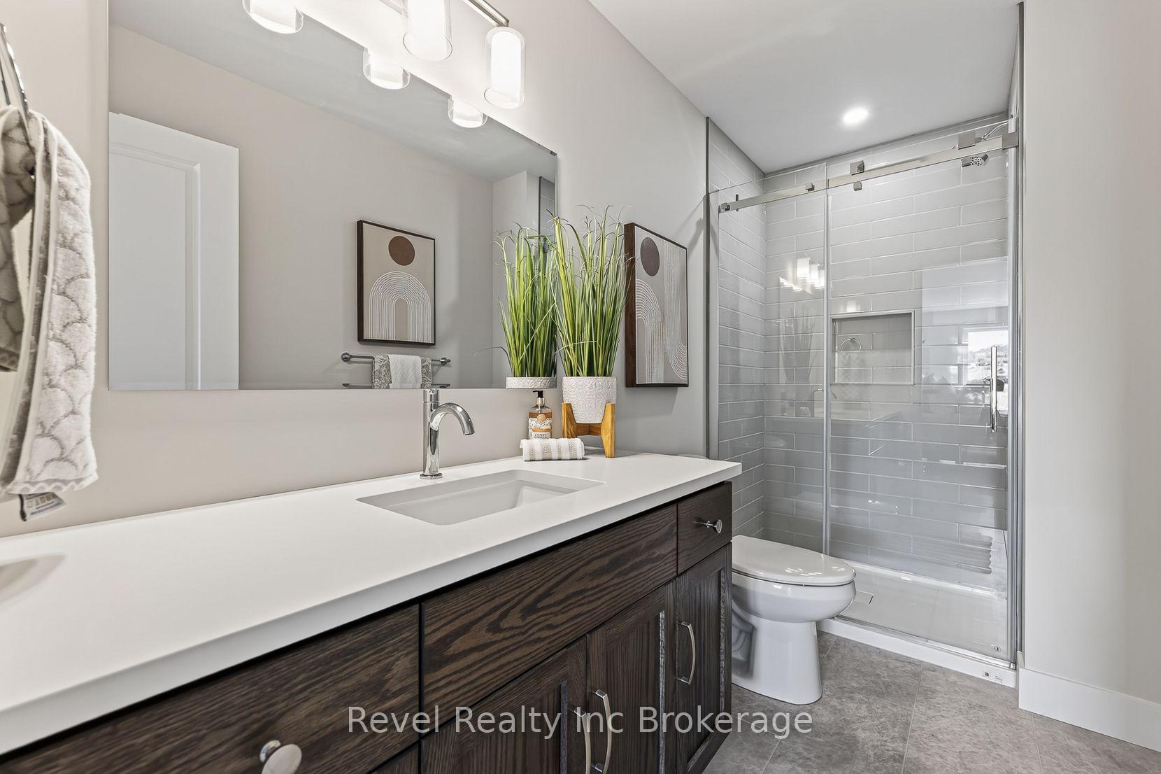 Photo 24 of 325 Kading Crescent, Woodstock, Woodstock - South — HOMEH