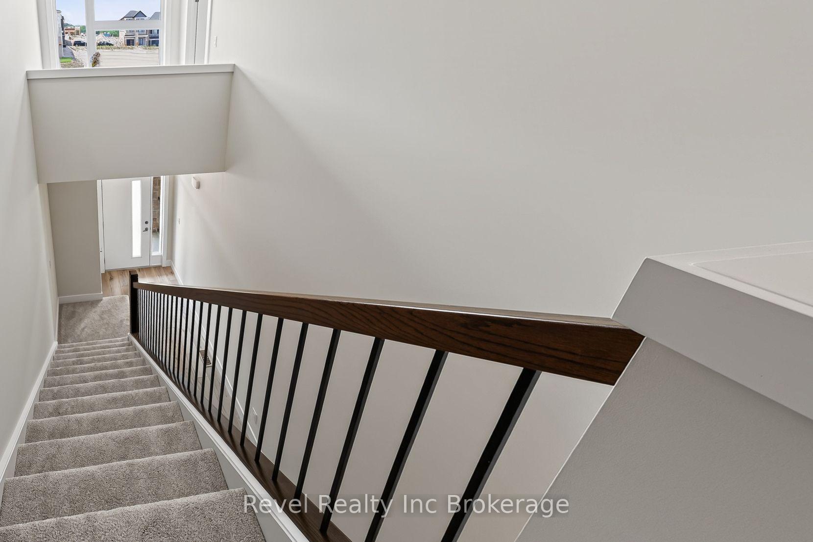 Photo 33 of 325 Kading Crescent, Woodstock, Woodstock - South — HOMEH