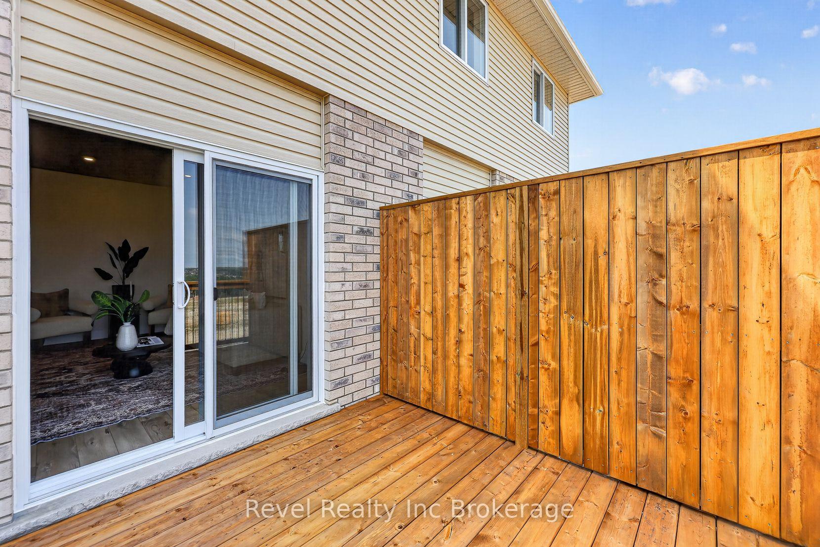 Photo 35 of 325 Kading Crescent, Woodstock, Woodstock - South — HOMEH
