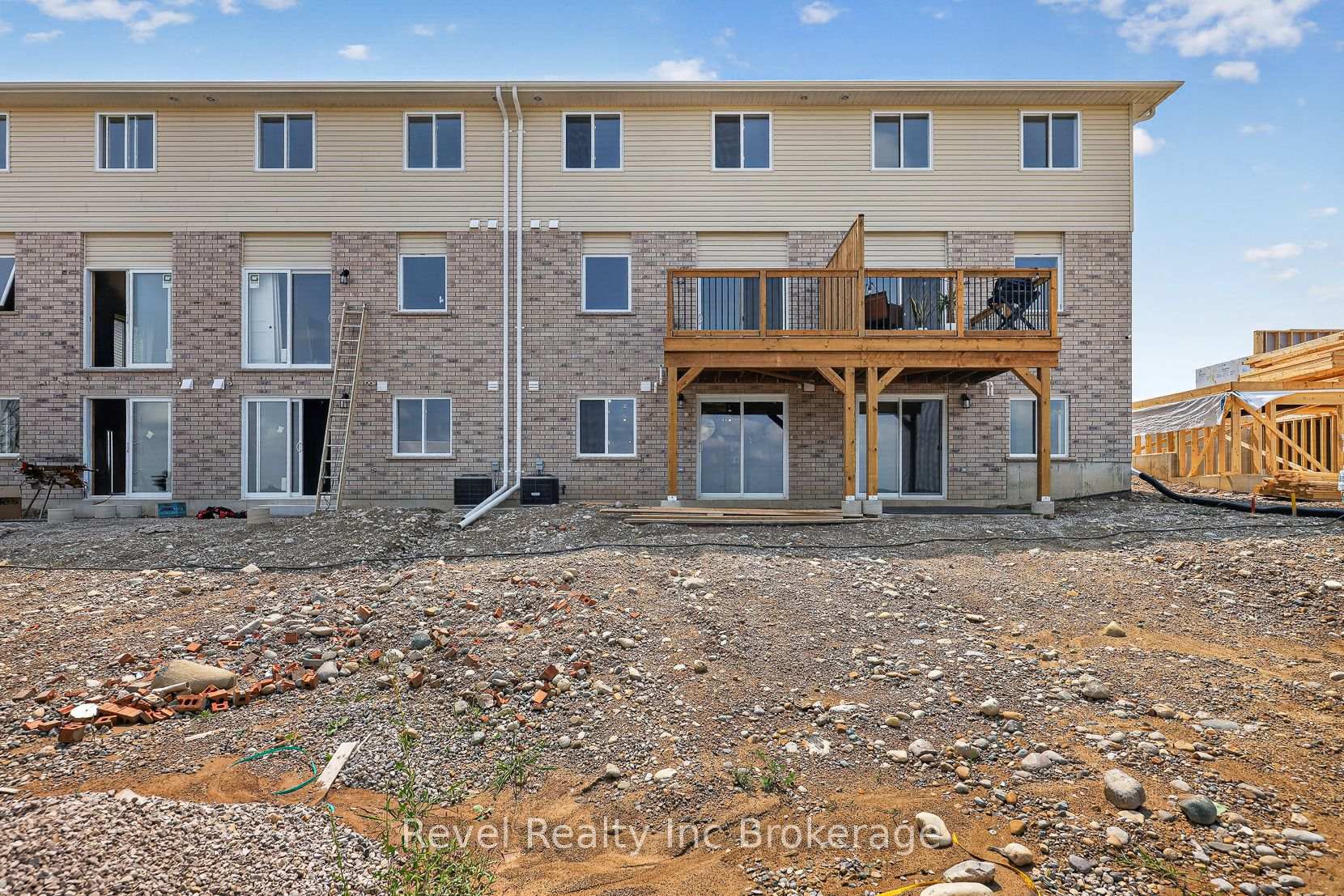 Photo 41 of 325 Kading Crescent, Woodstock, Woodstock - South — HOMEH