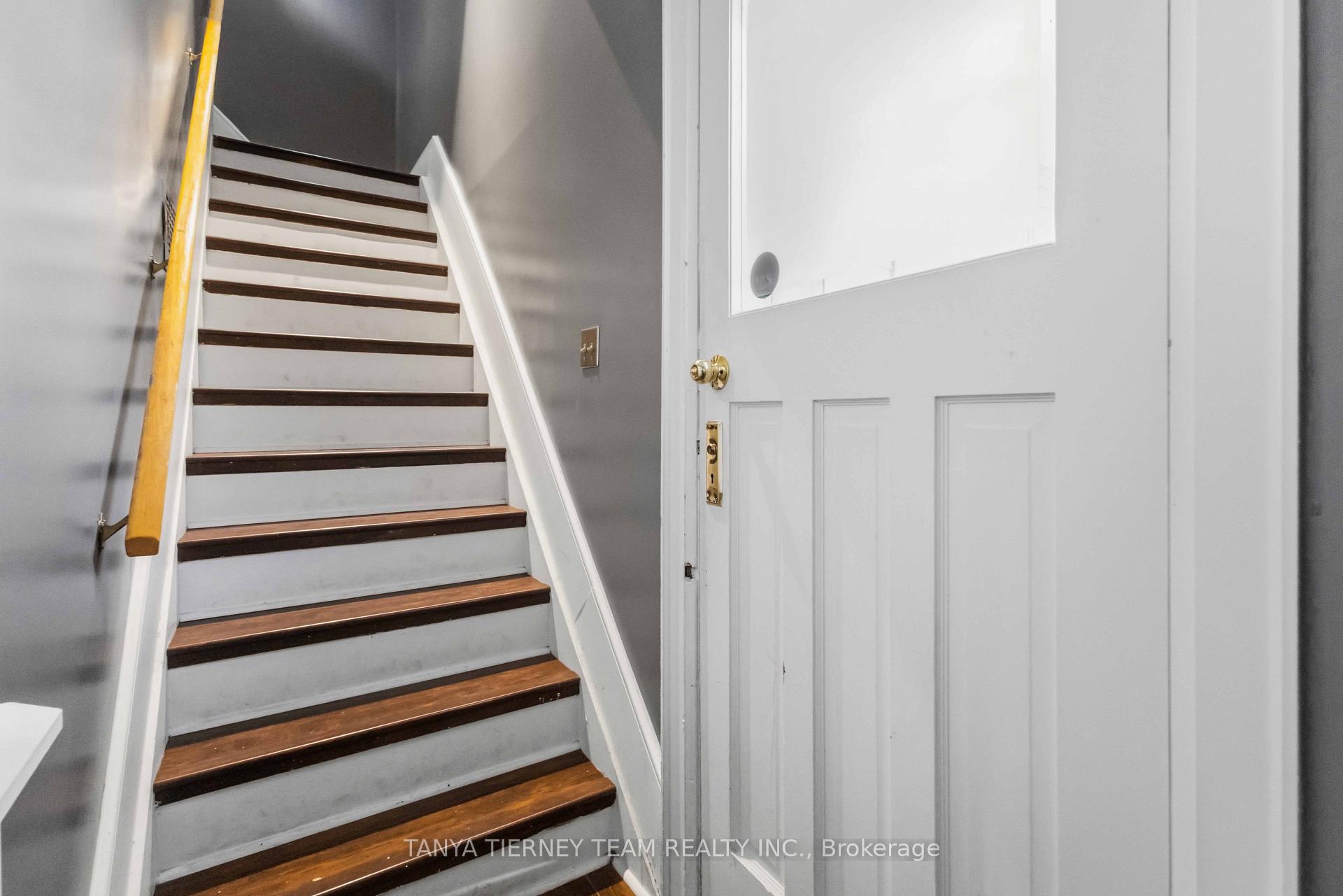 Photo 7 of Unit Upper, 168 Centre Street S, Oshawa, Central — HOMEH