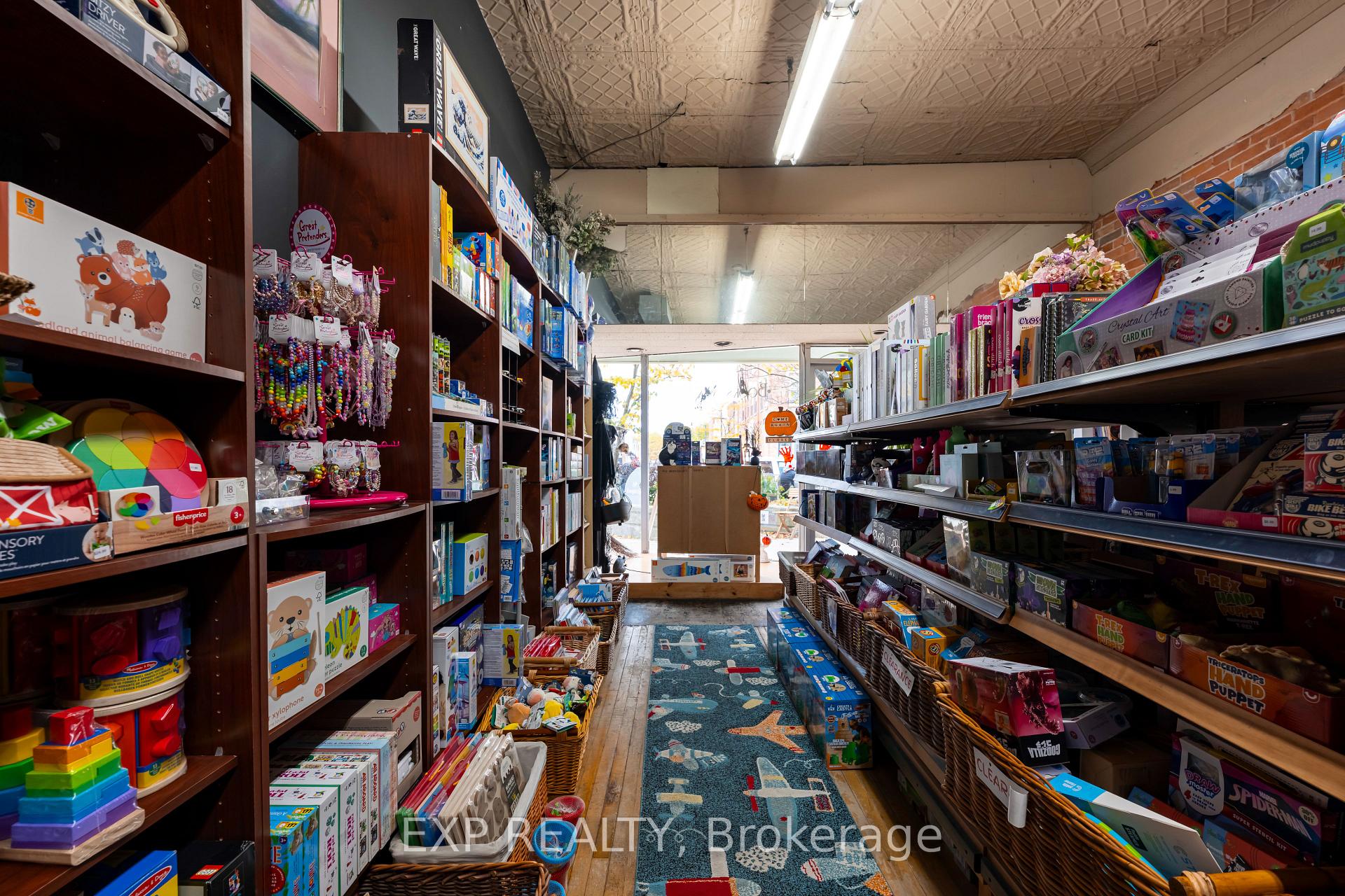 Photo 9 of 149-151 Broadway, Orangeville — HOMEH