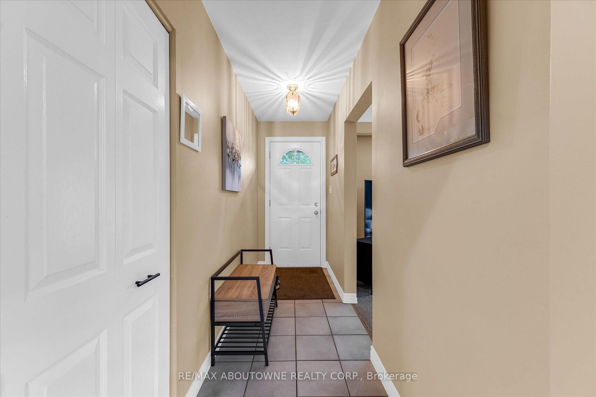 Photo 12 of 7 Douglas Avenue, Grimsby, Grimsby West — HOMEH