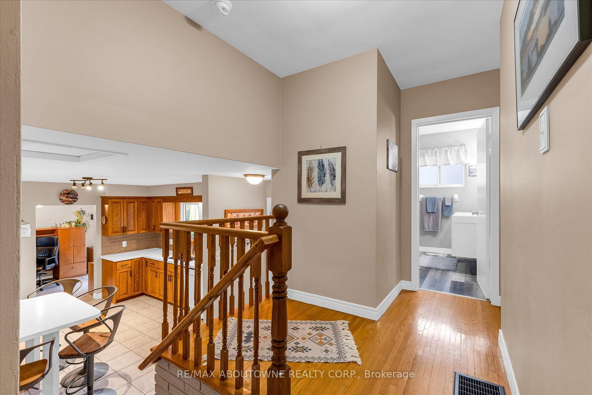 Photo 13 of 7 Douglas Avenue, Grimsby, Grimsby West — HOMEH