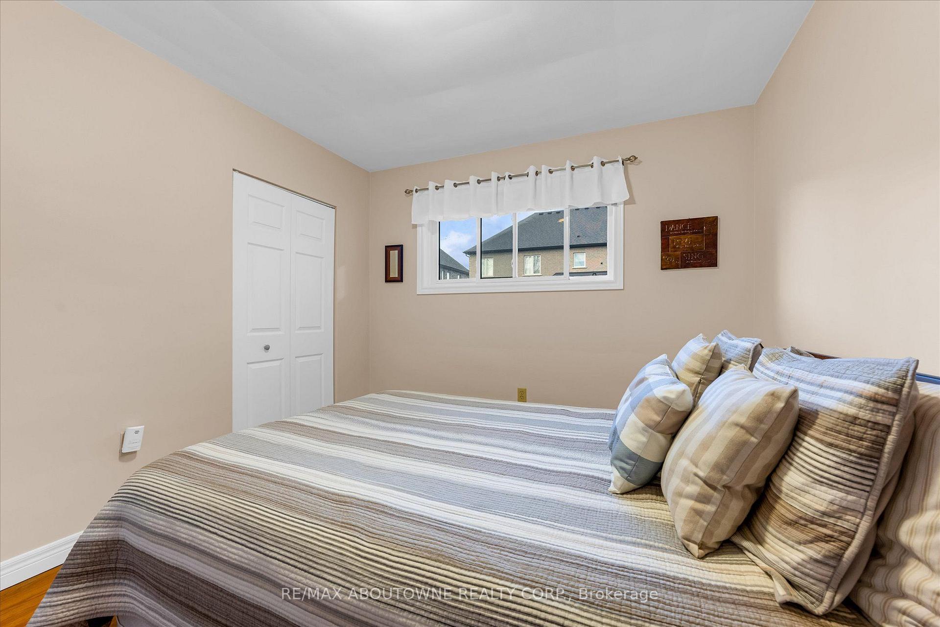 Photo 18 of 7 Douglas Avenue, Grimsby, Grimsby West — HOMEH