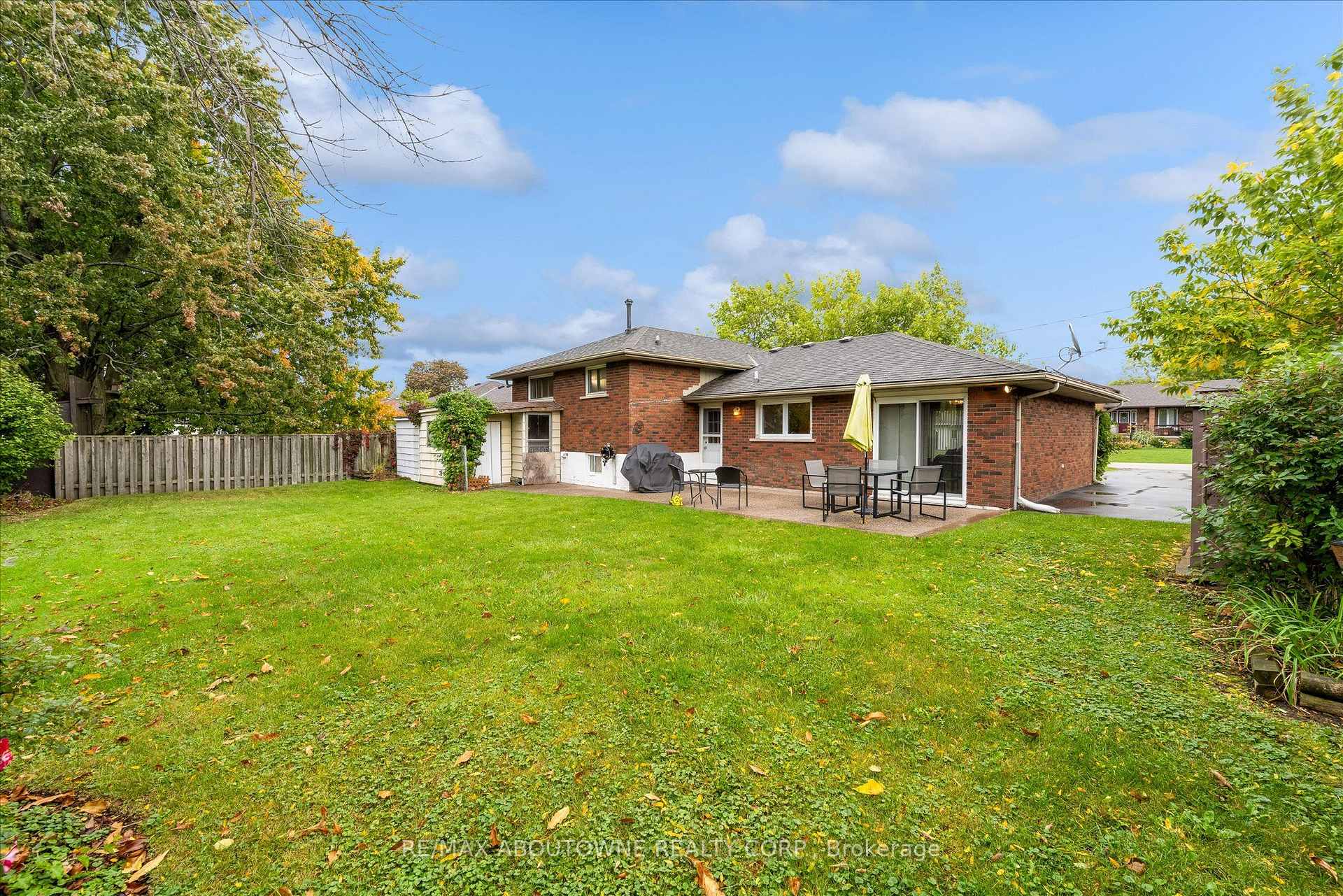 Photo 30 of 7 Douglas Avenue, Grimsby, Grimsby West — HOMEH