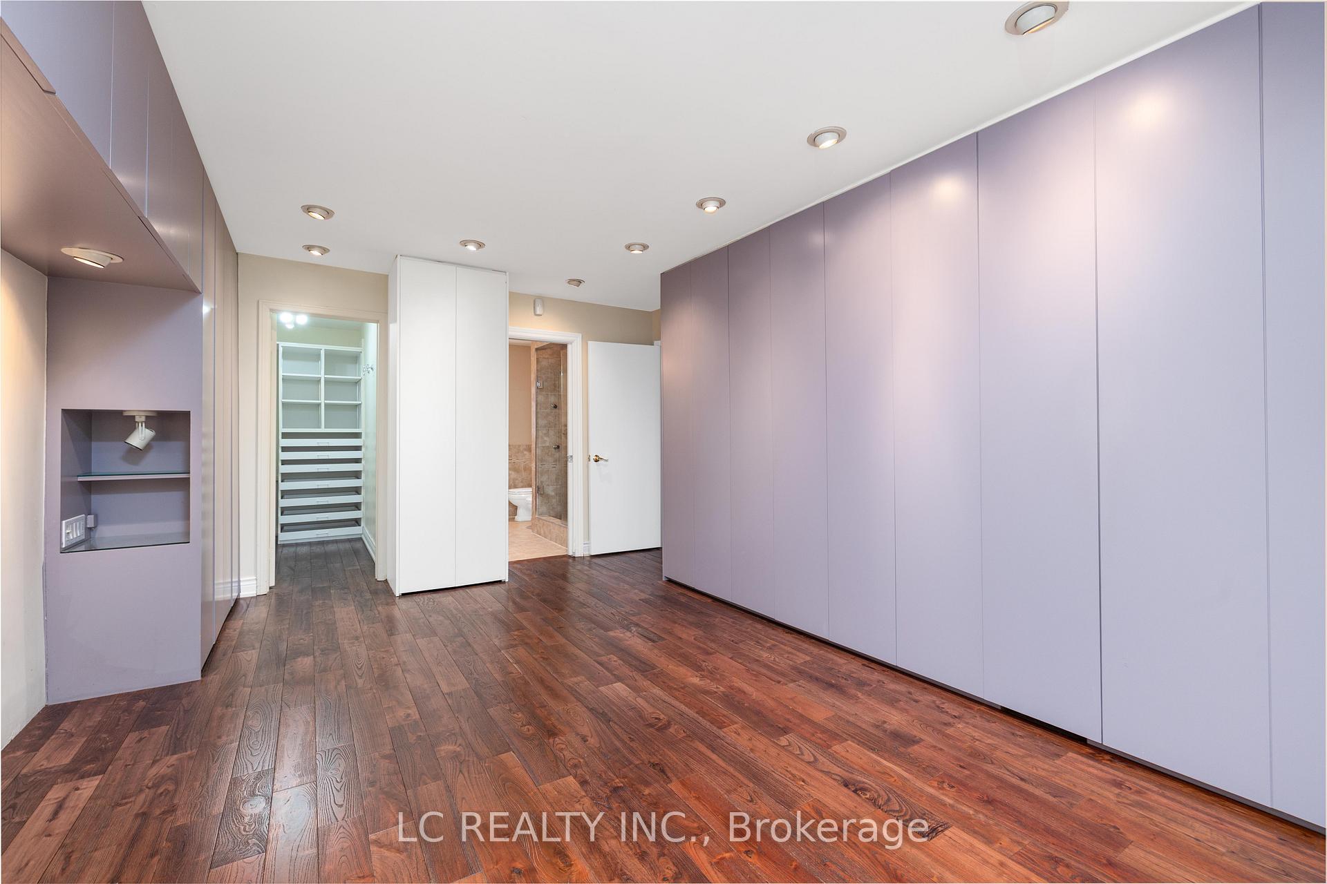 Photo 16 of 141 Mossgrove Trail, North York, St. Andrew-Windfields — HOMEH