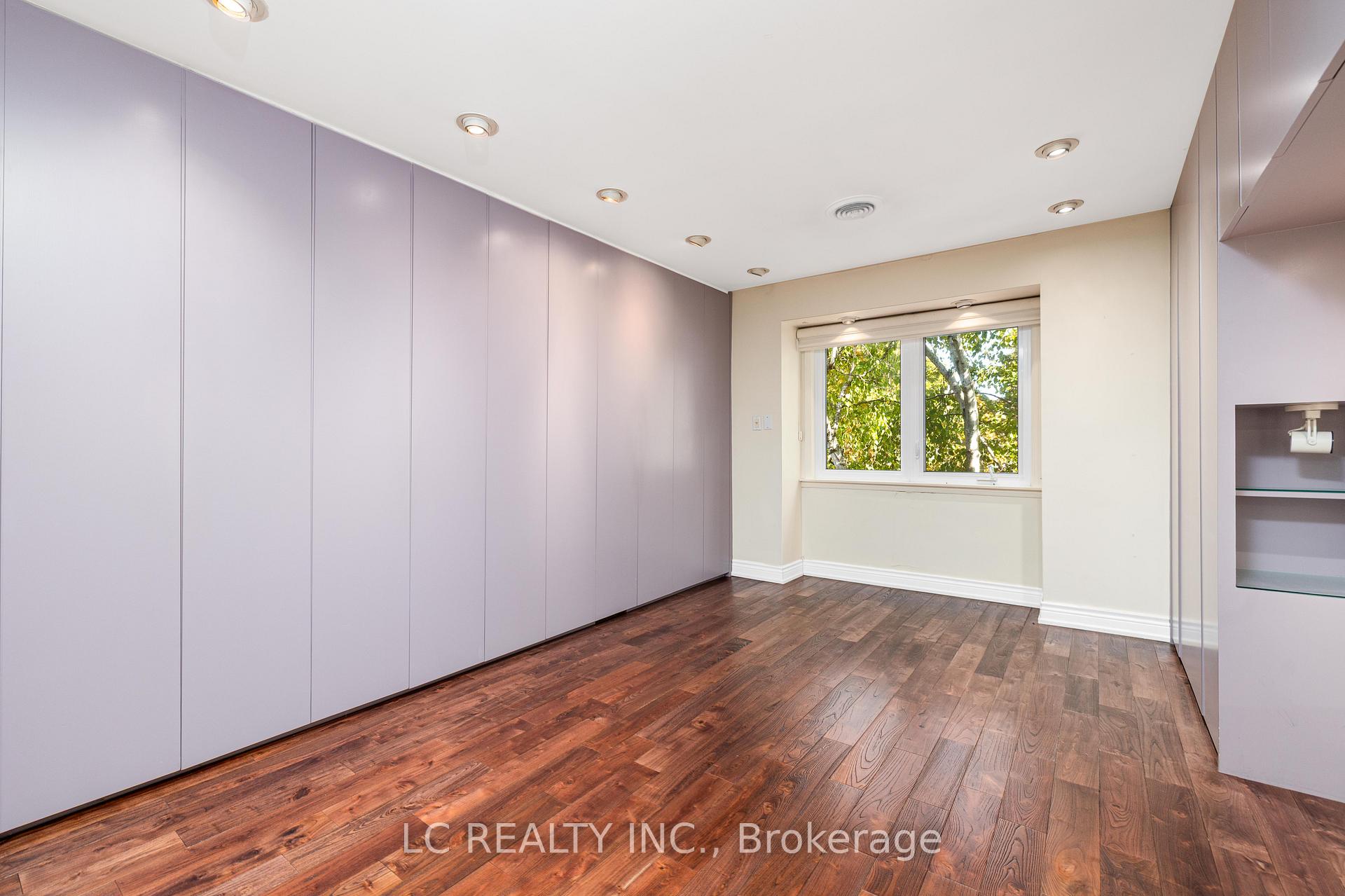 Photo 17 of 141 Mossgrove Trail, North York, St. Andrew-Windfields — HOMEH