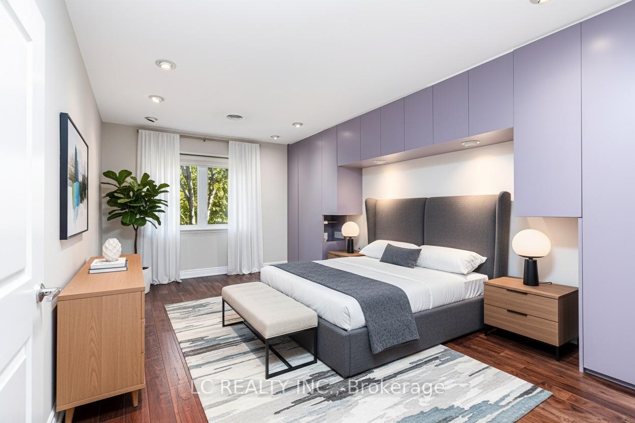 Photo 19 of 141 Mossgrove Trail, North York, St. Andrew-Windfields — HOMEH