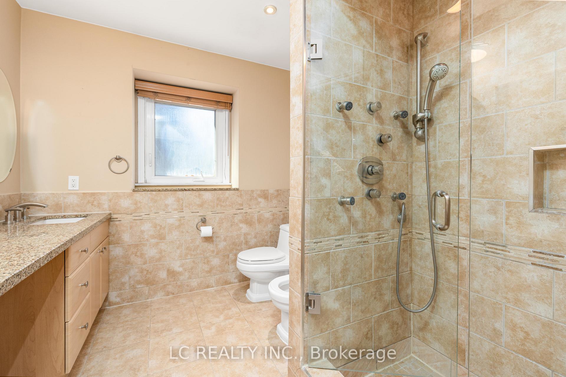 Photo 22 of 141 Mossgrove Trail, North York, St. Andrew-Windfields — HOMEH