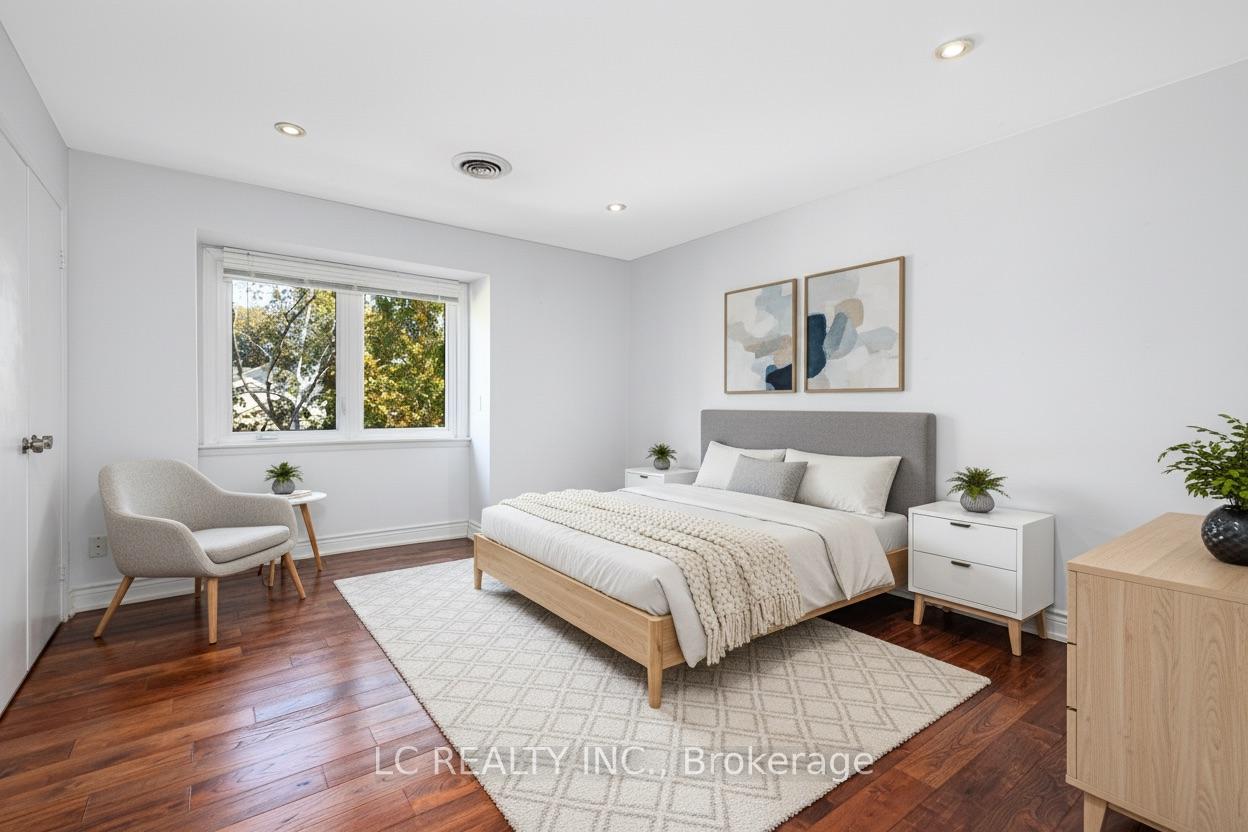 Photo 26 of 141 Mossgrove Trail, North York, St. Andrew-Windfields — HOMEH