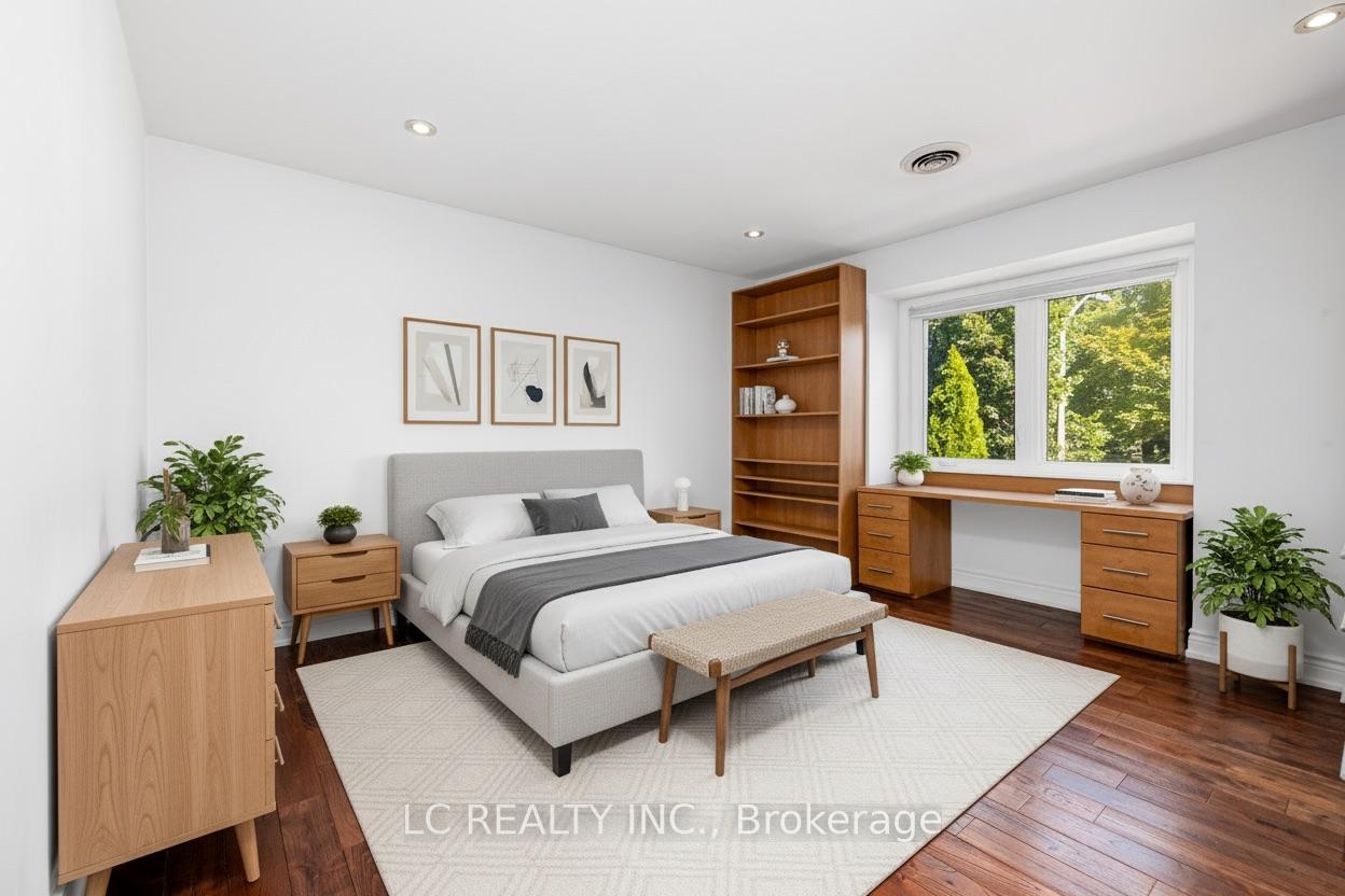Photo 30 of 141 Mossgrove Trail, North York, St. Andrew-Windfields — HOMEH