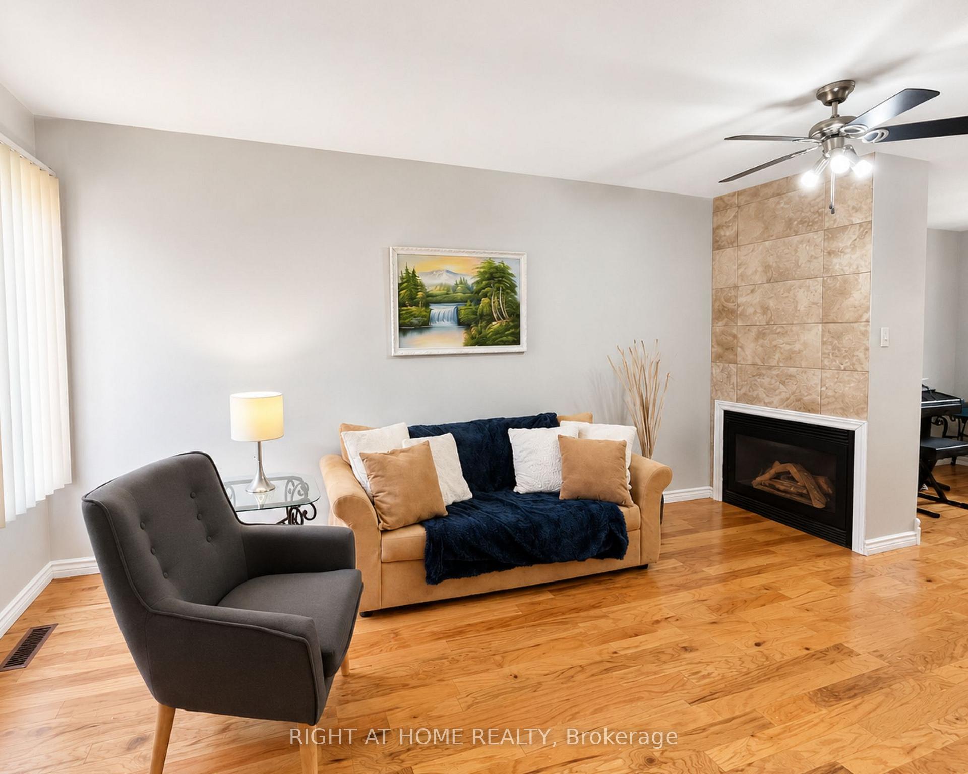 Photo 4 of 10 Banner Rd, Brampton, Brampton West — HOMEH