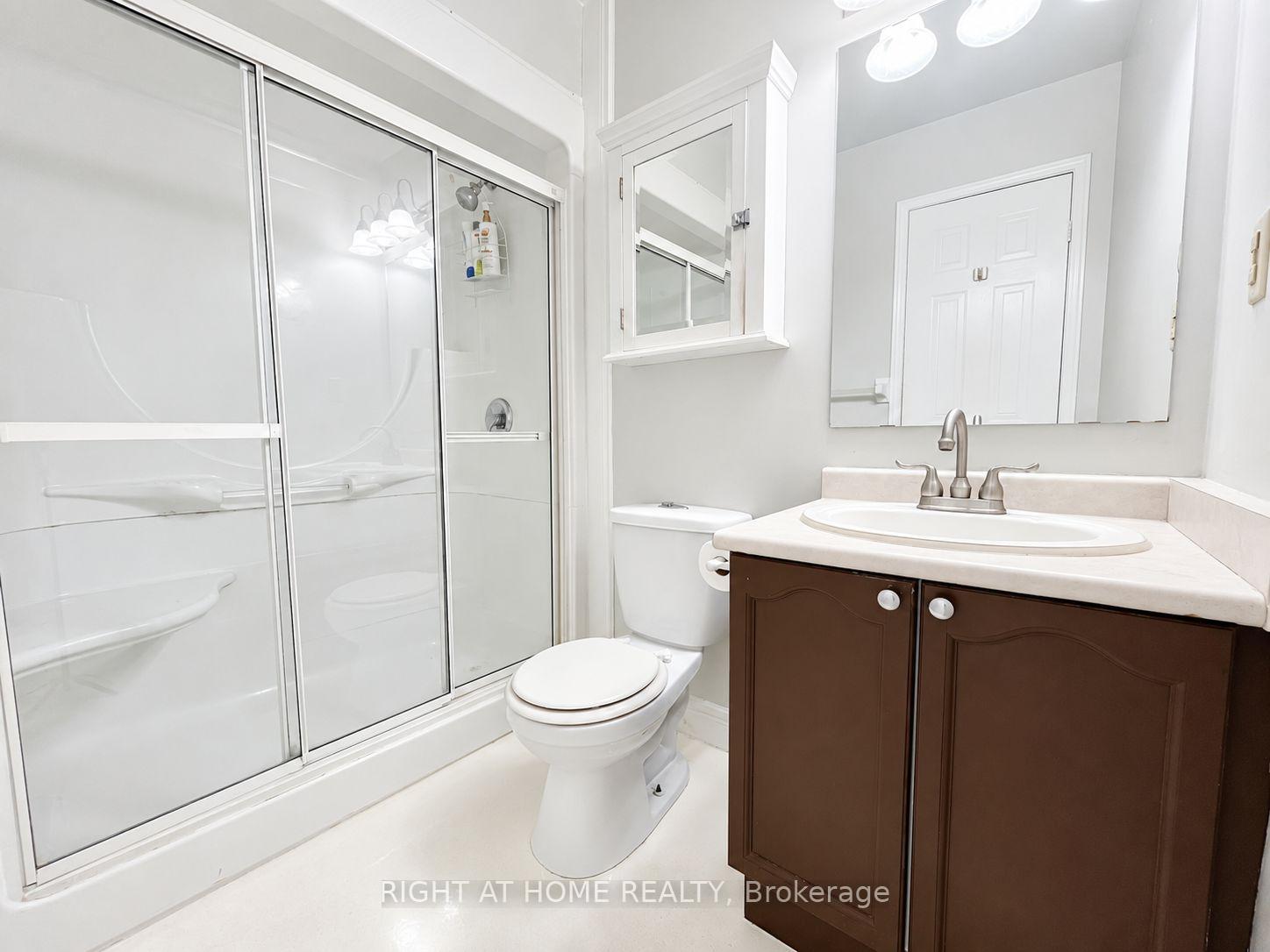 Photo 15 of 10 Banner Rd, Brampton, Brampton West — HOMEH