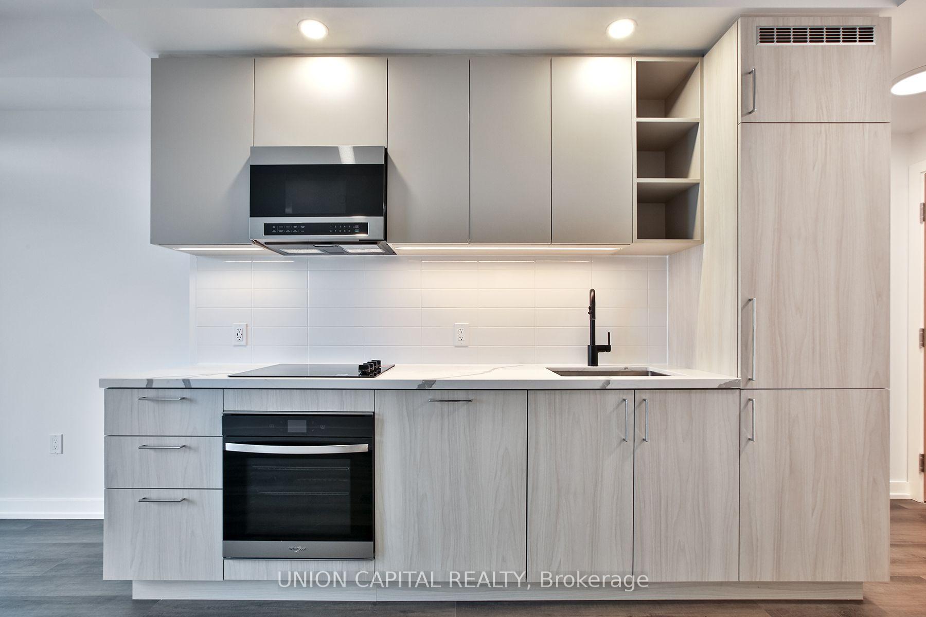 Photo 3 of Unit 2407, 5 Meadowdale Road, Vaughan, Concord — HOMEH