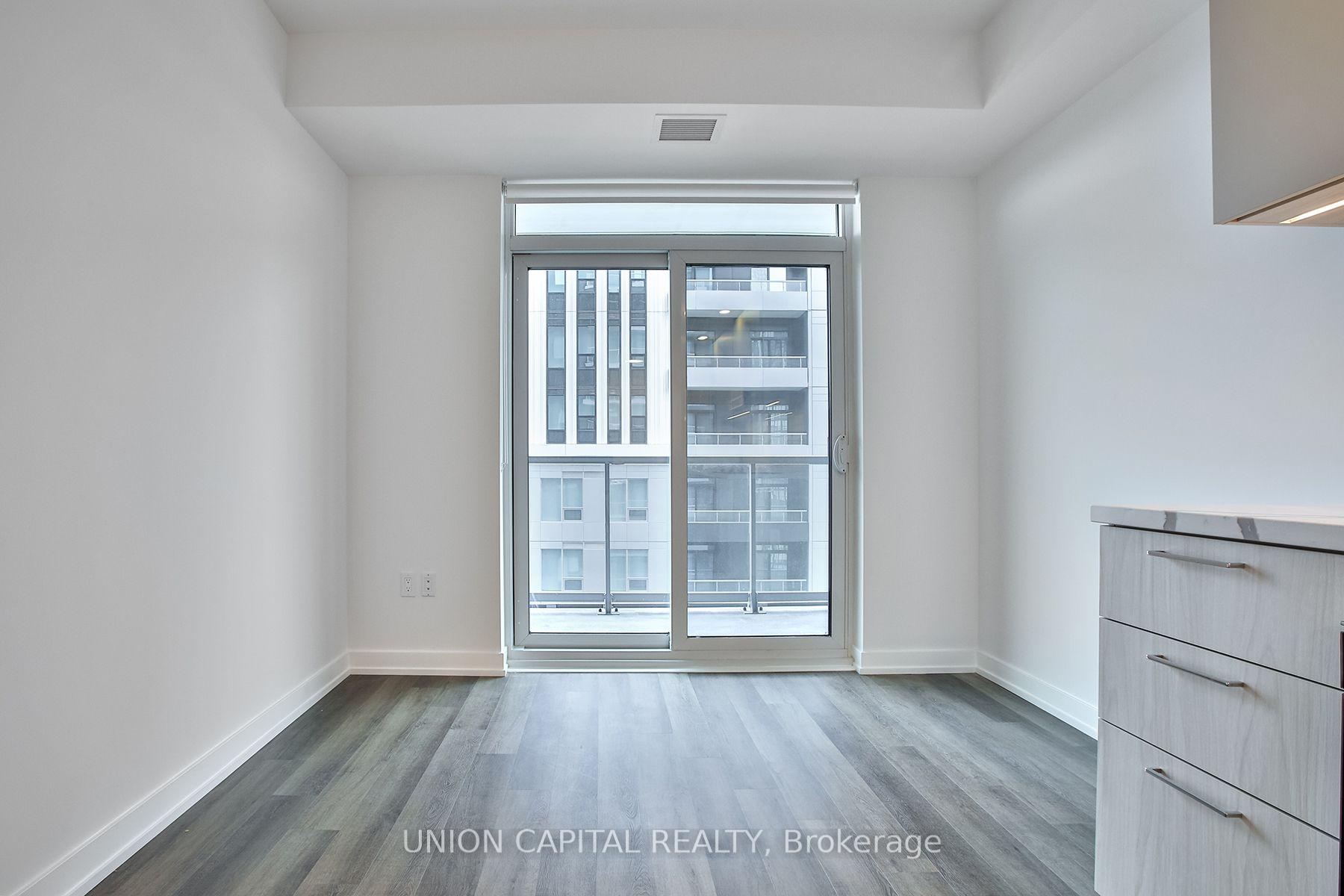 Photo 5 of Unit 2407, 5 Meadowdale Road, Vaughan, Concord — HOMEH