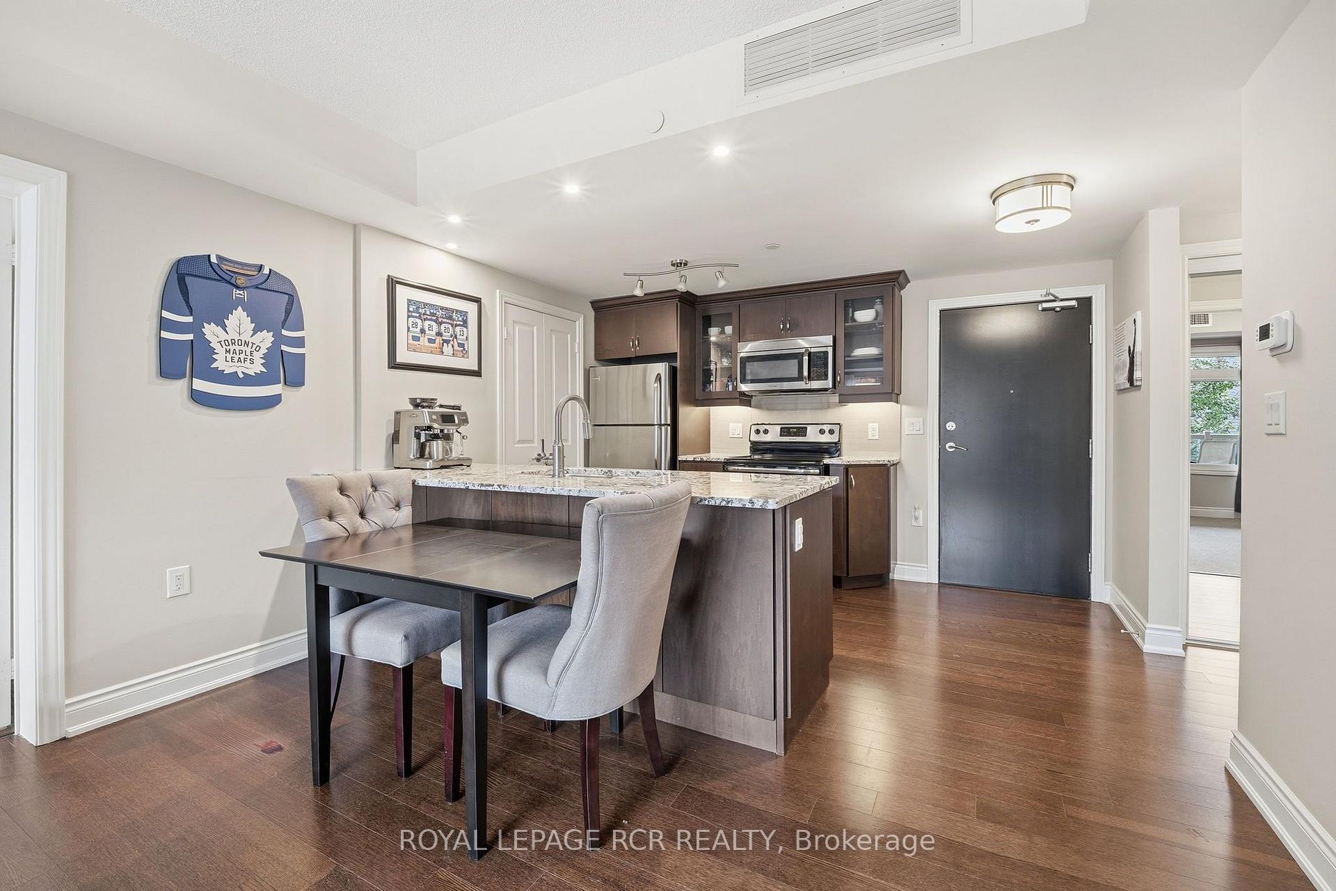 Photo 6 of Unit 214, 149 Church Street, King, Schomberg — HOMEH