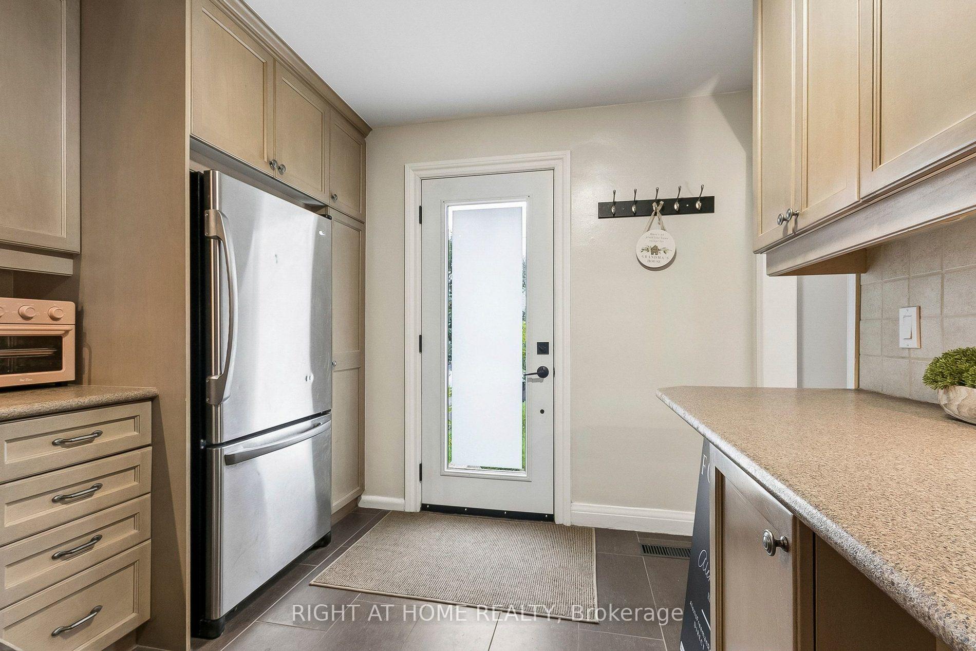 Photo 4 of 19 Flempton Crescent, Scarborough, Ionview — HOMEH
