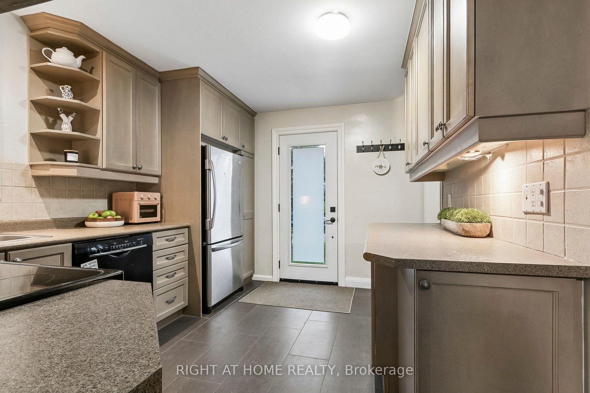 Photo 11 of 19 Flempton Crescent, Scarborough, Ionview — HOMEH