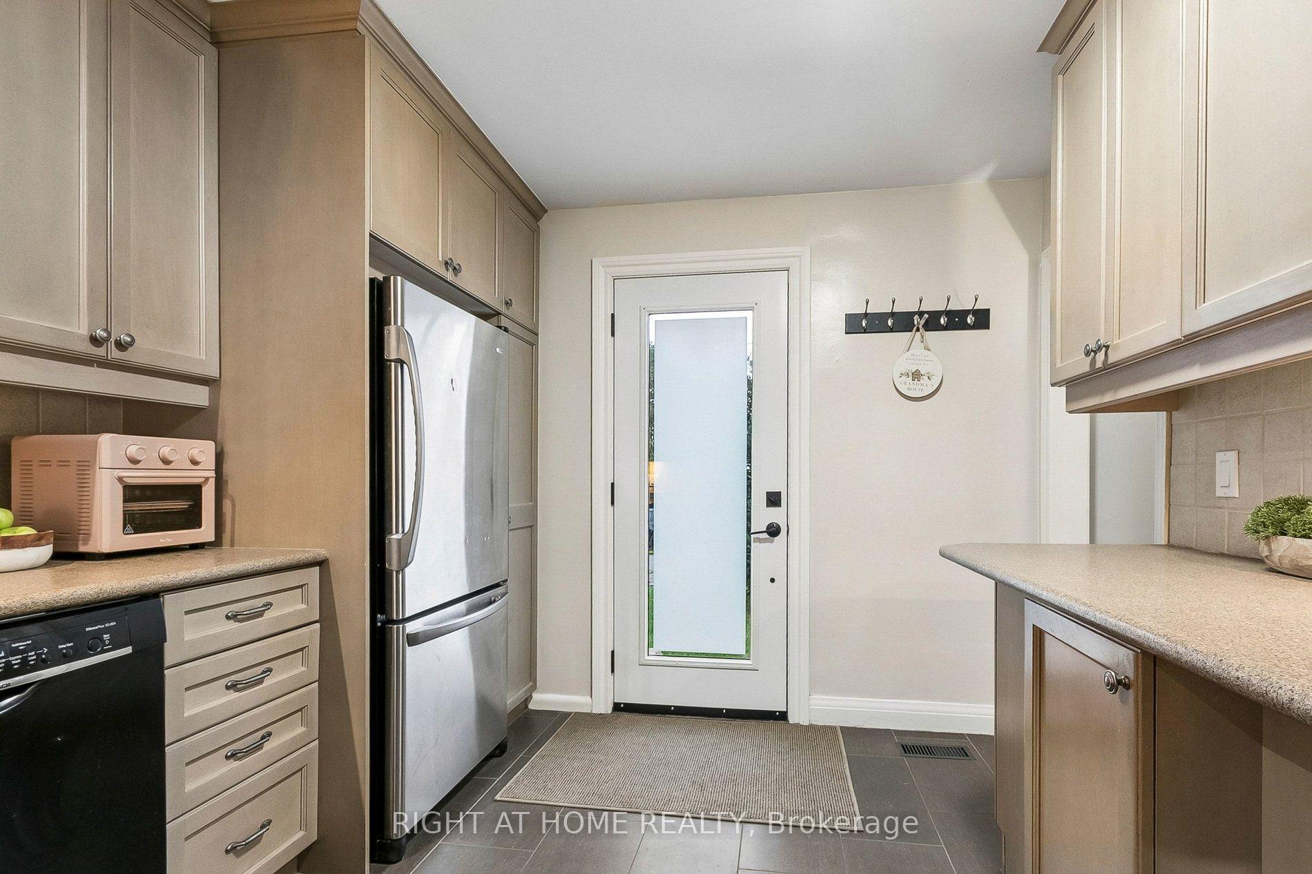 Photo 12 of 19 Flempton Crescent, Scarborough, Ionview — HOMEH