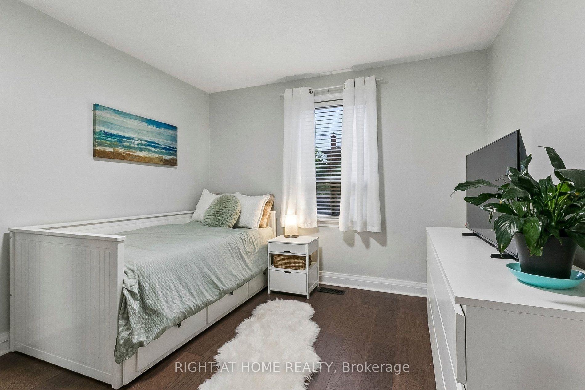 Photo 16 of 19 Flempton Crescent, Scarborough, Ionview — HOMEH