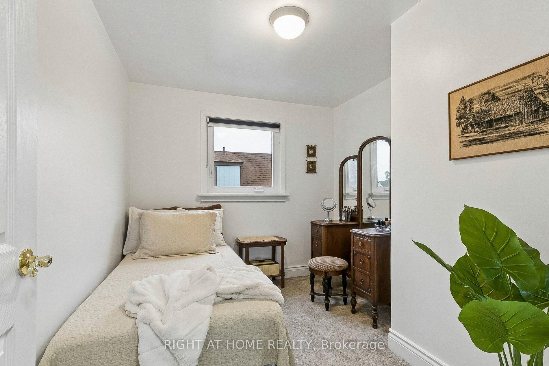 Photo 21 of 19 Flempton Crescent, Scarborough, Ionview — HOMEH