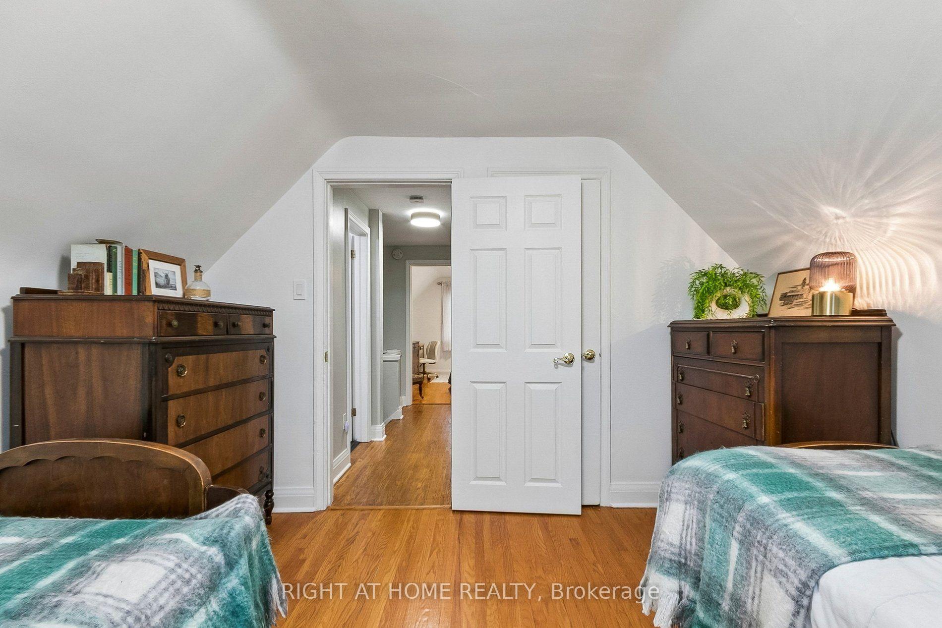 Photo 23 of 19 Flempton Crescent, Scarborough, Ionview — HOMEH