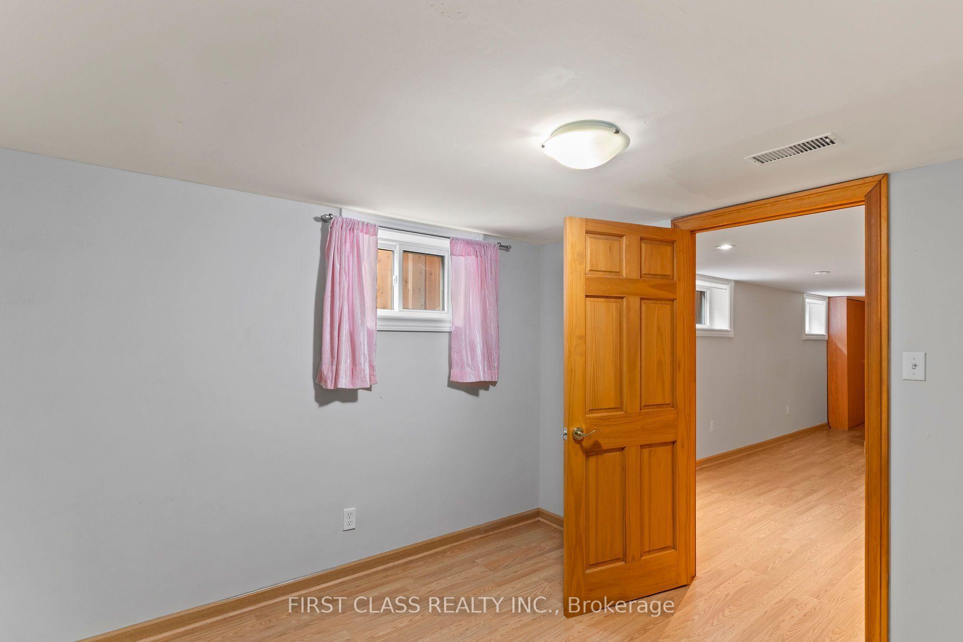 Photo 6 of 284 Jackson Avenue, Oshawa, Central — HOMEH