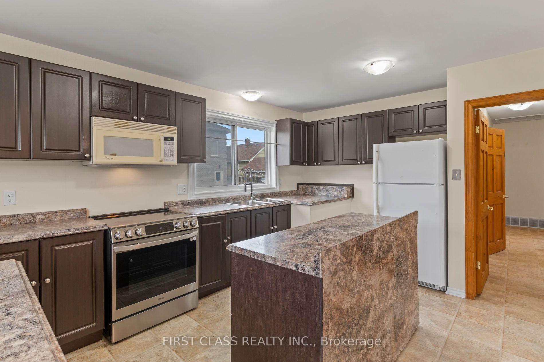 Photo 8 of 284 Jackson Avenue, Oshawa, Central — HOMEH