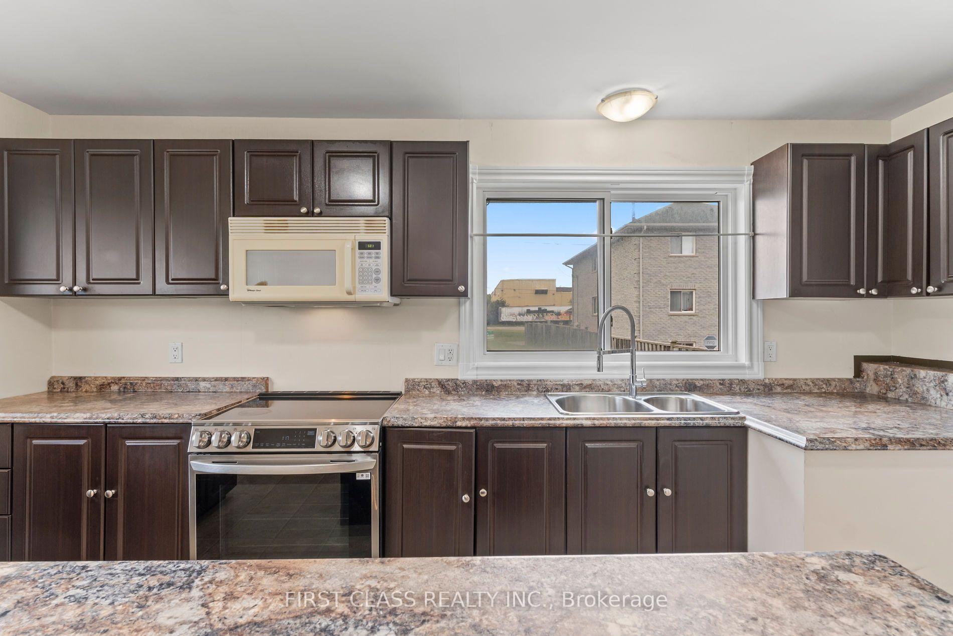 Photo 9 of 284 Jackson Avenue, Oshawa, Central — HOMEH