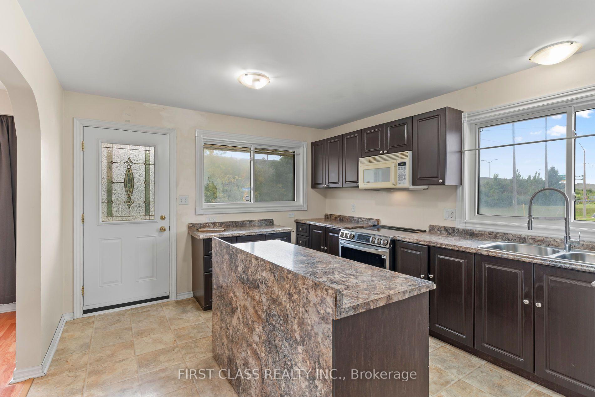 Photo 10 of 284 Jackson Avenue, Oshawa, Central — HOMEH