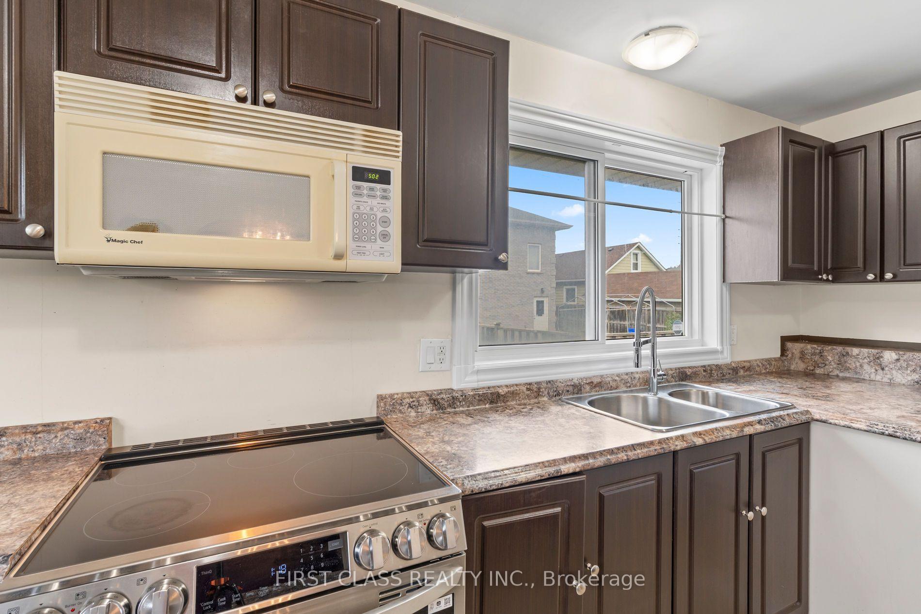 Photo 11 of 284 Jackson Avenue, Oshawa, Central — HOMEH