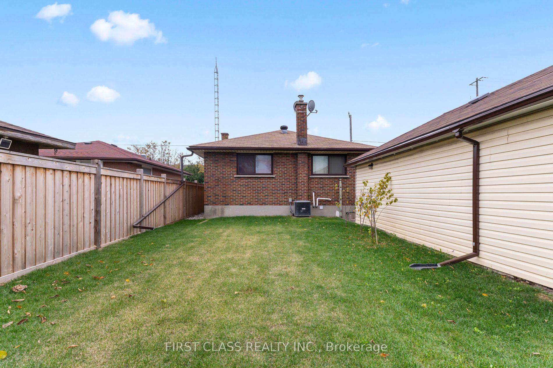 Photo 33 of 284 Jackson Avenue, Oshawa, Central — HOMEH