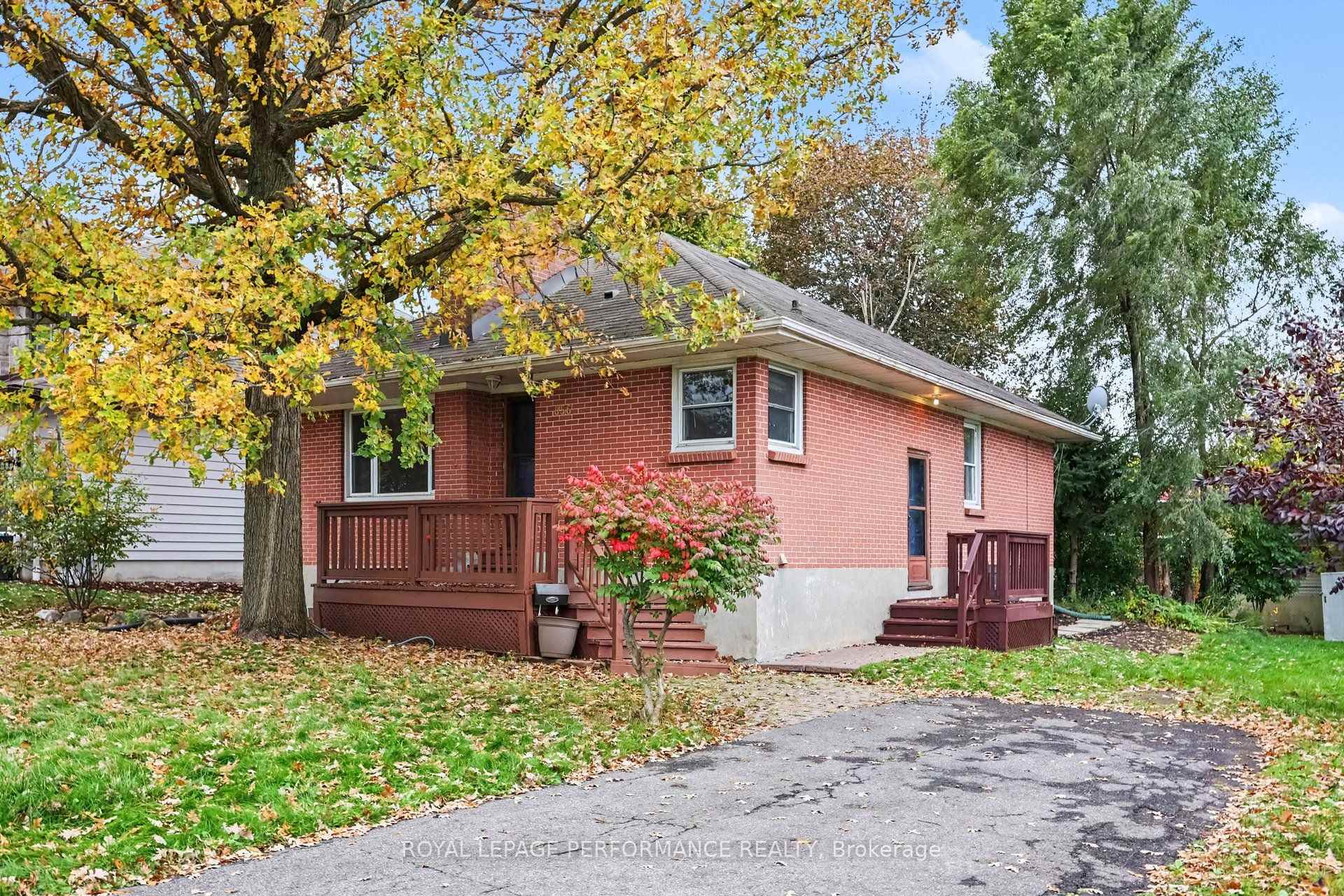 Photo of 856 Iroquois Road